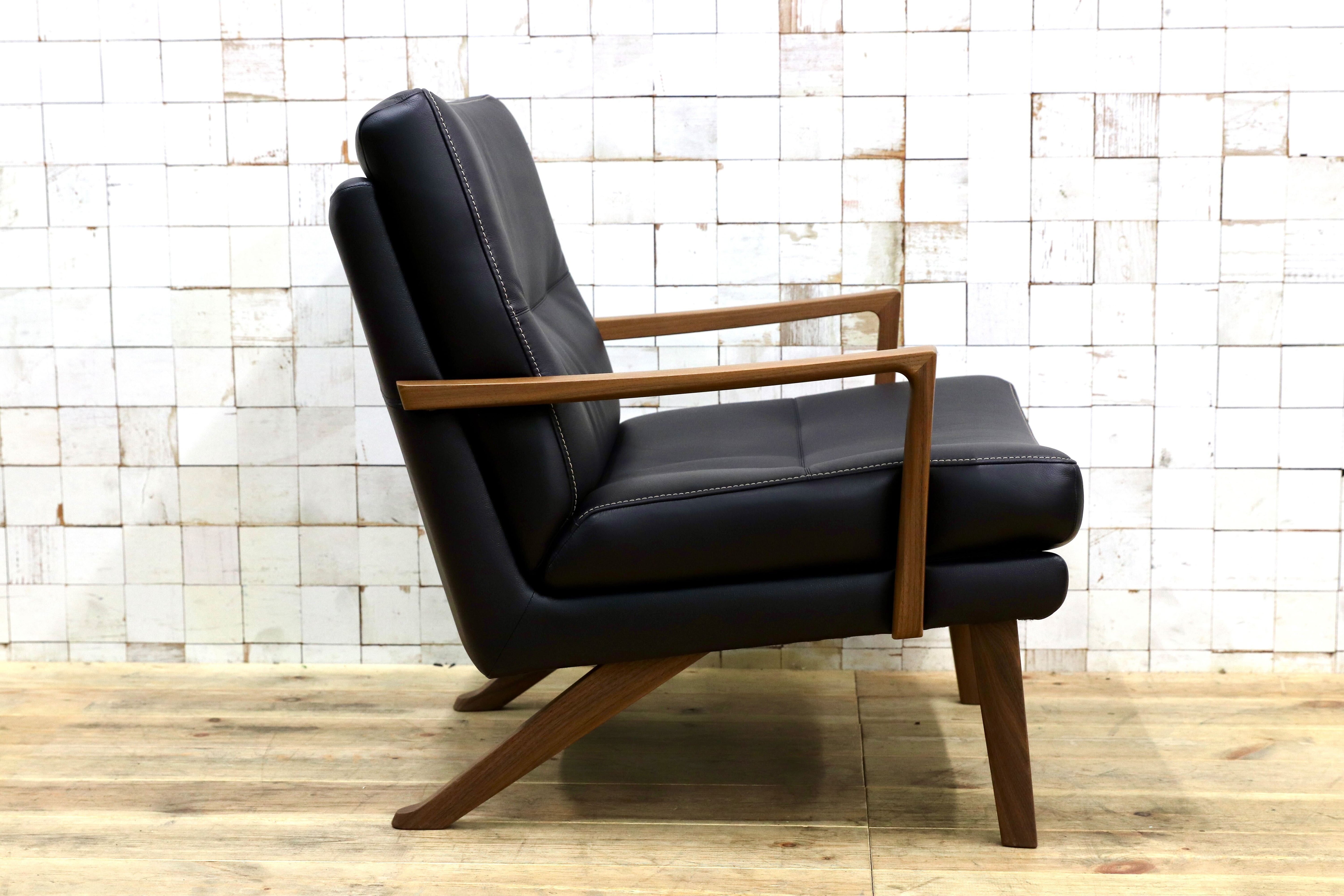 GMIS426B○karimoku / カリモク ZU16 1人掛けソファ シングルソファ アームチェア ウォールナット 本革 レザー ネイビー色 定価約16.7万