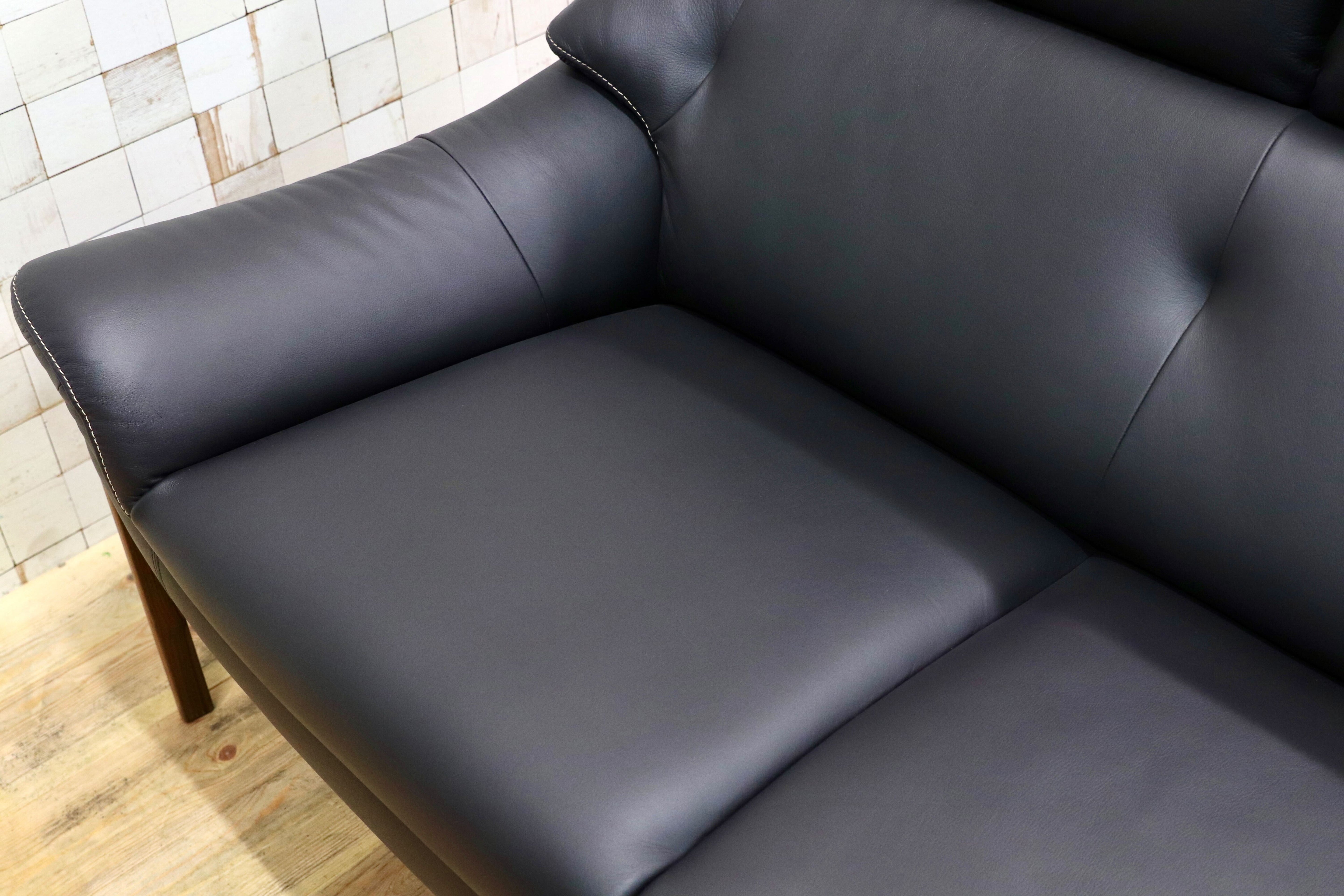 GMIS426C○karimoku / カリモク ZU62 3人掛けソファ トリプルソファ 本革 レザー ネイビー色 ウォールナットフレーム 長椅子 定価約44.7万