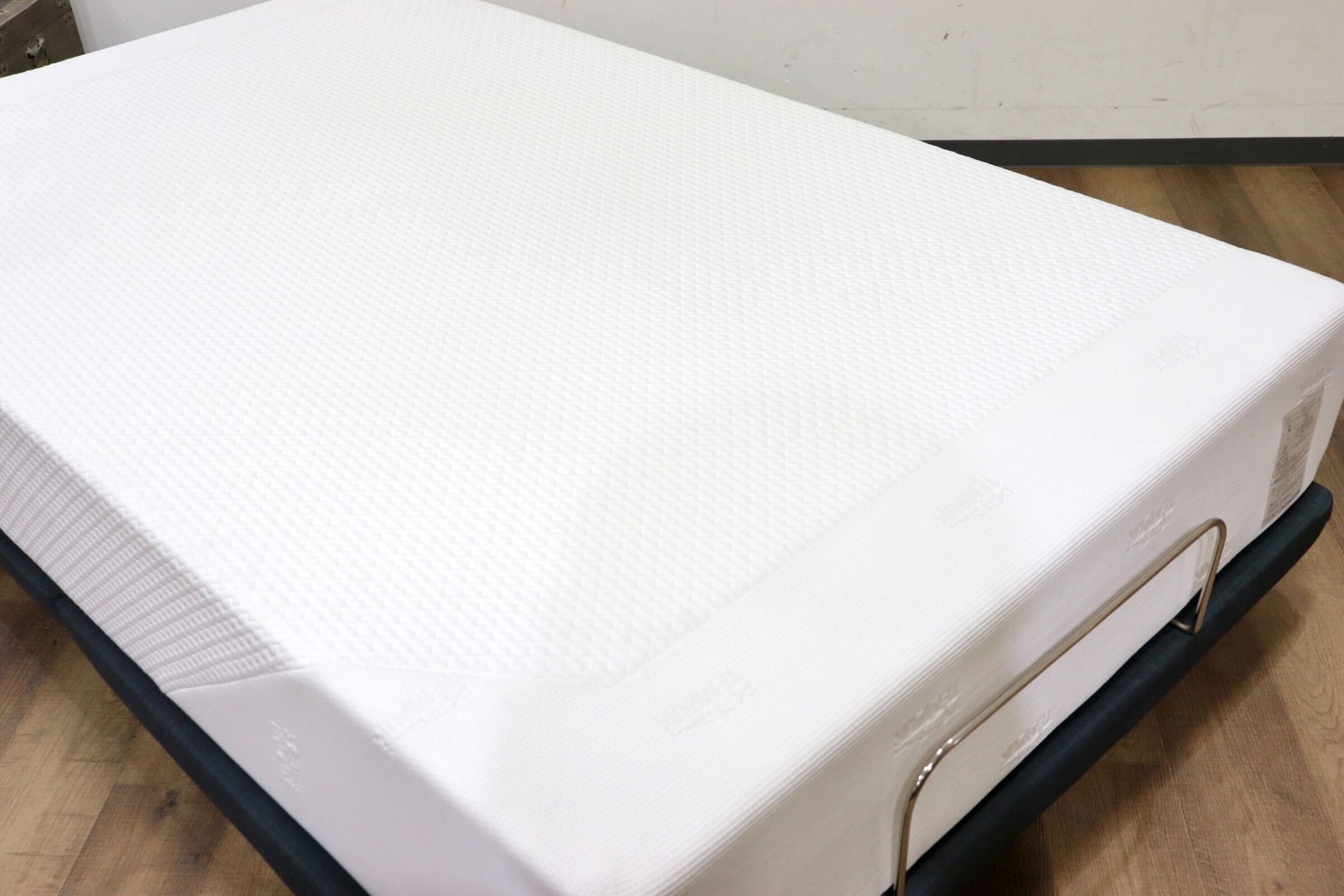 GMIH7○TEMPUR / テンピュール Zero-G ゼロジー 電動ベッド セミダブル マットレス かため リクライニング 無段階 定価約40万 展示品