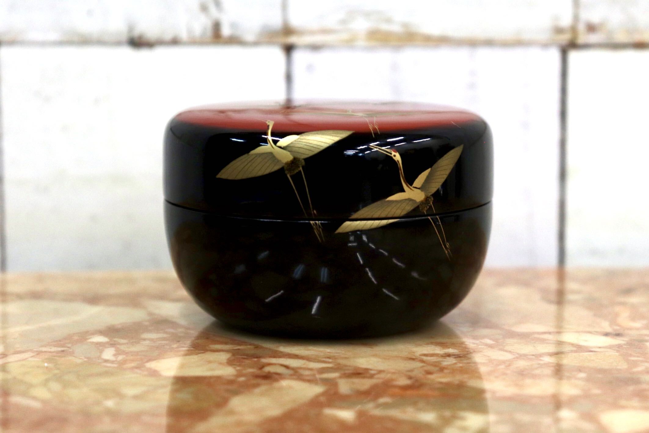 GMJK371X〇宗香 鶴蒔絵 香合 黒漆 朱塗 金蒔絵 鶴文 茶道具 茶道具香合 漆器 共箱 茶道 茶席 煎茶道具 工芸品 美術