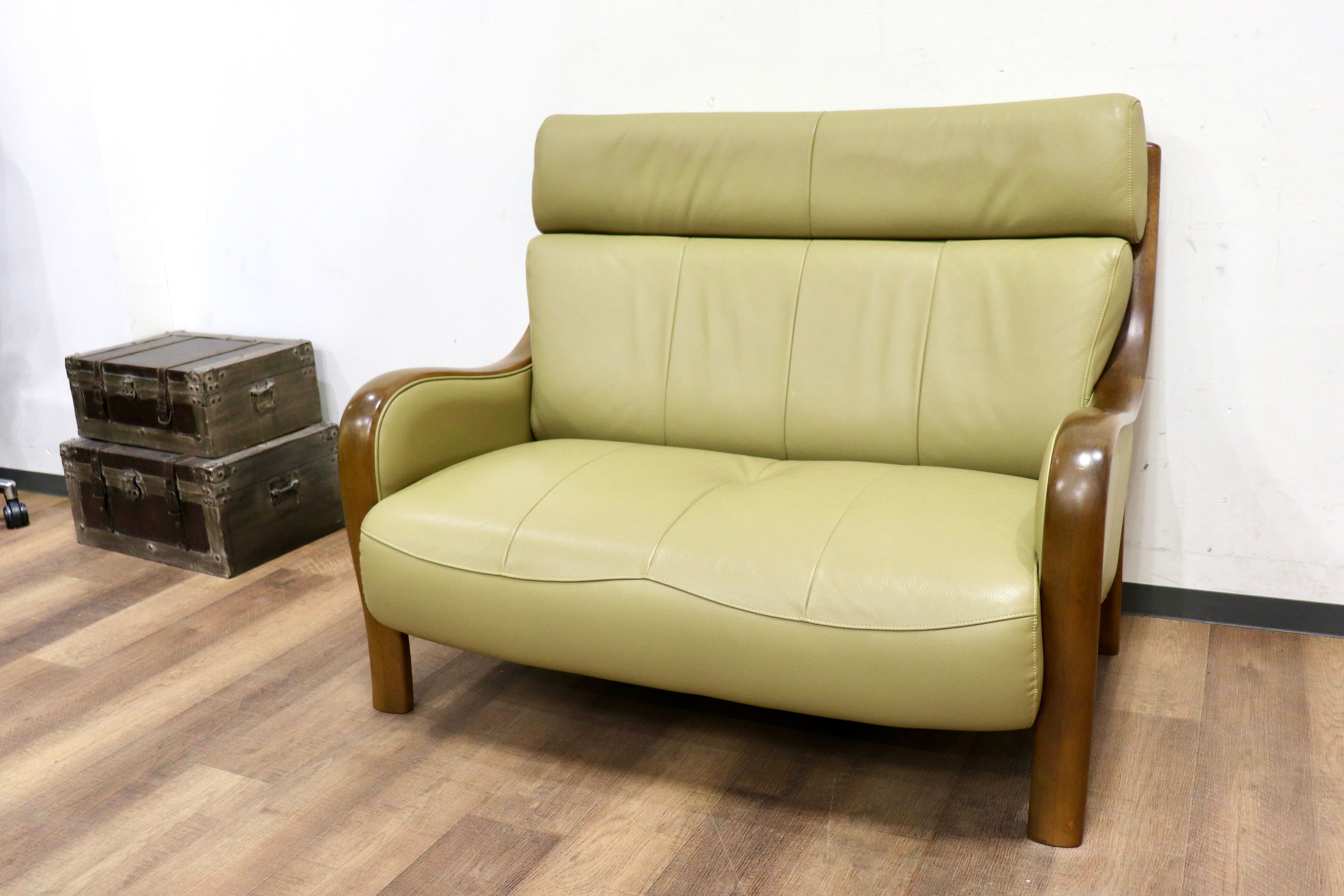 GMHK755B○karimoku / カリモク Direttore ディレトーレ 2人掛けソファ ラブソファ アームチェア 本革 オリーブ色 モダン 国産家具