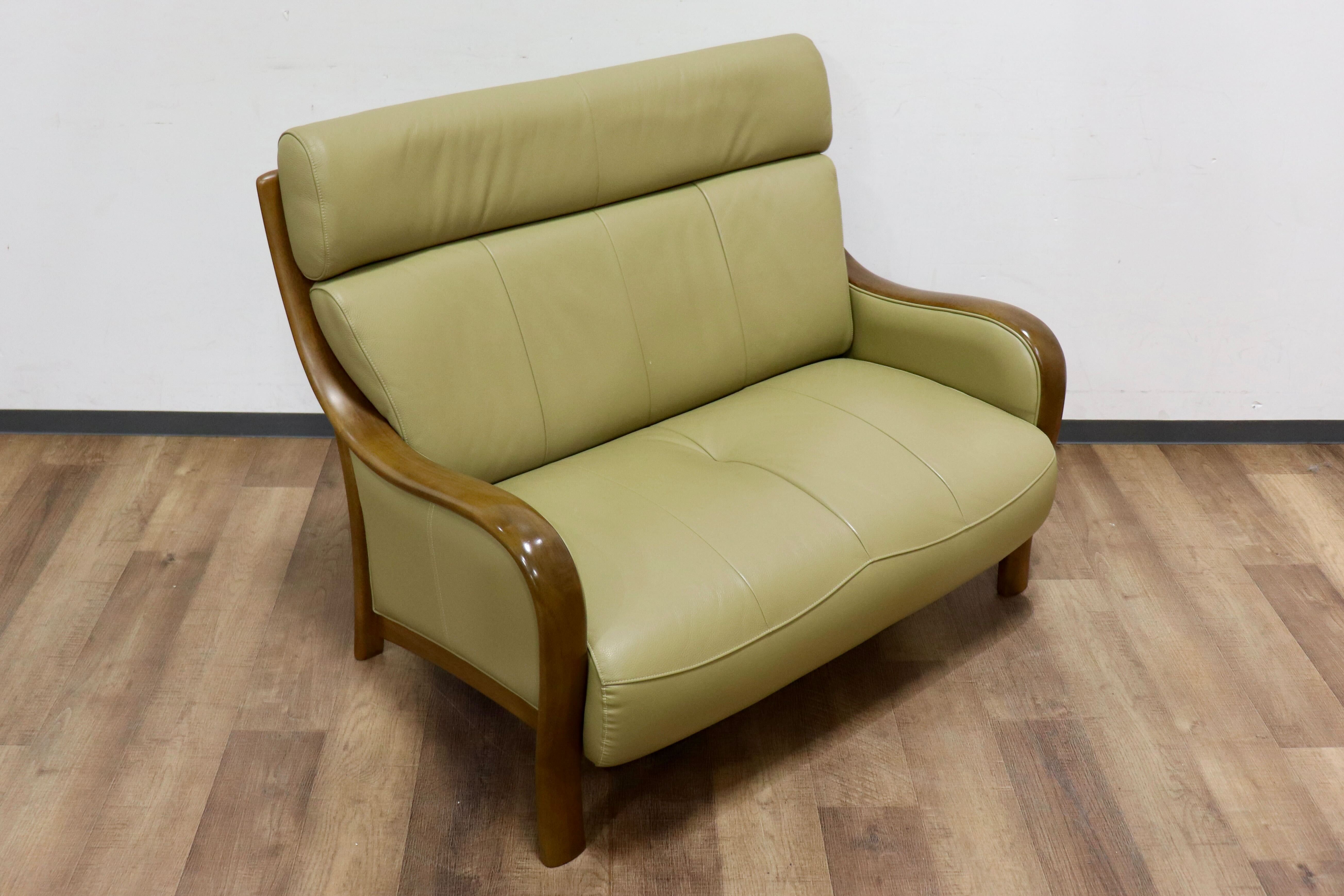 GMHK755B○karimoku / カリモク Direttore ディレトーレ 2人掛けソファ ラブソファ アームチェア 本革 オリーブ色 モダン 国産家具