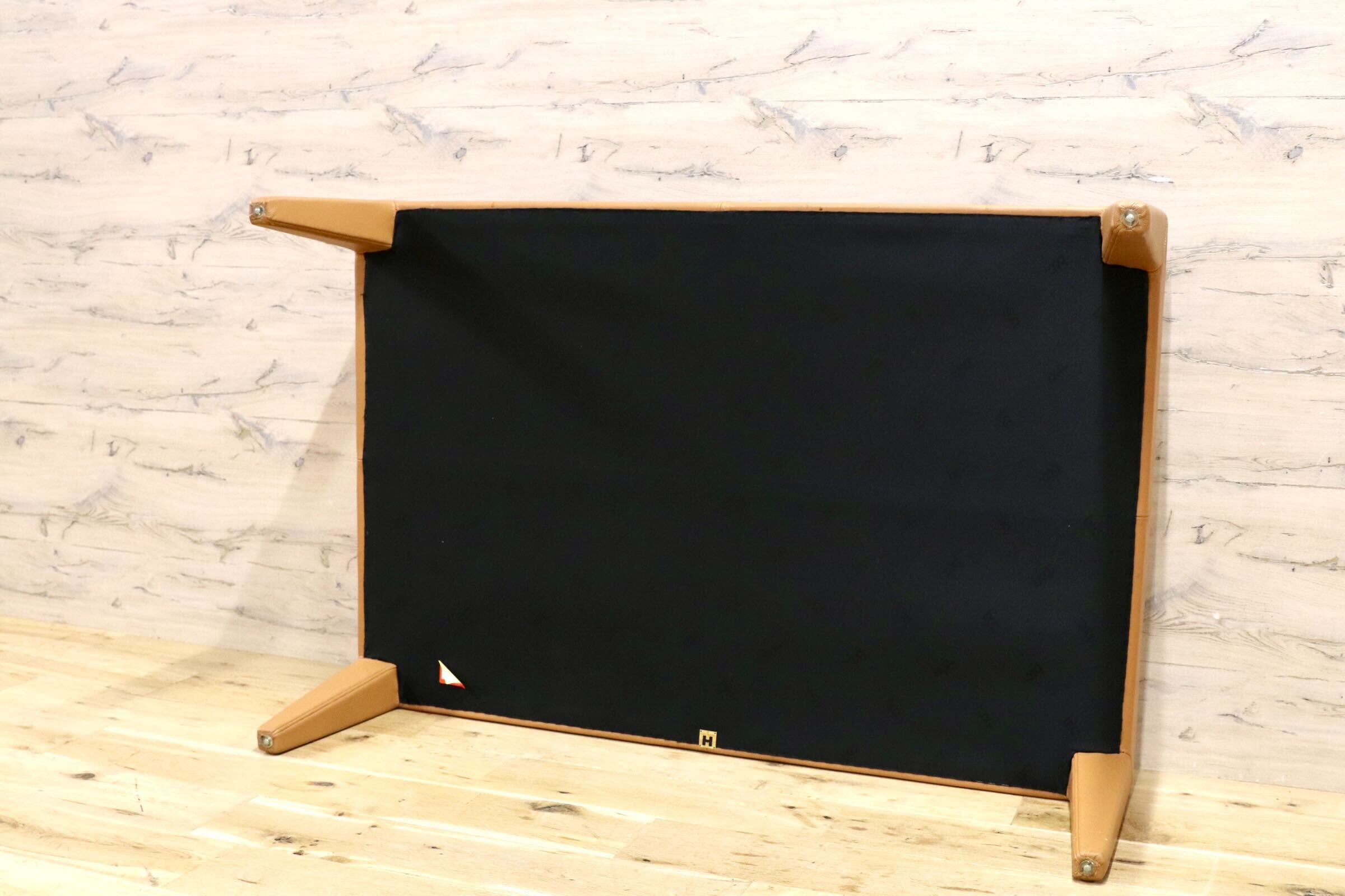 GMJS69○Cassina ixc. / カッシーナイクスシー GUARDI グアルディ フィリップ・ユーレル センターテーブル ベンチ 定価42〜56万 展示品
