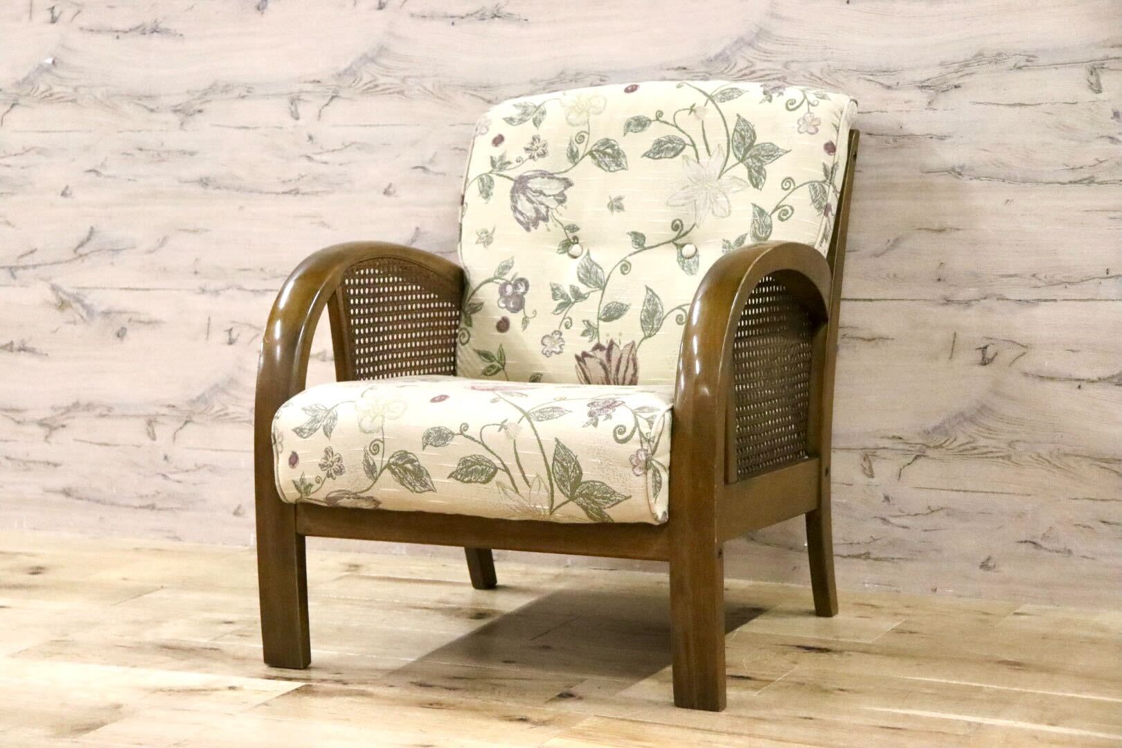 GMGS48○karimoku / カリモク WT17 アームチェア シングルソファ ラウンジチェア ファブリック 花柄 クラシック 国産家具 定価約5.4万