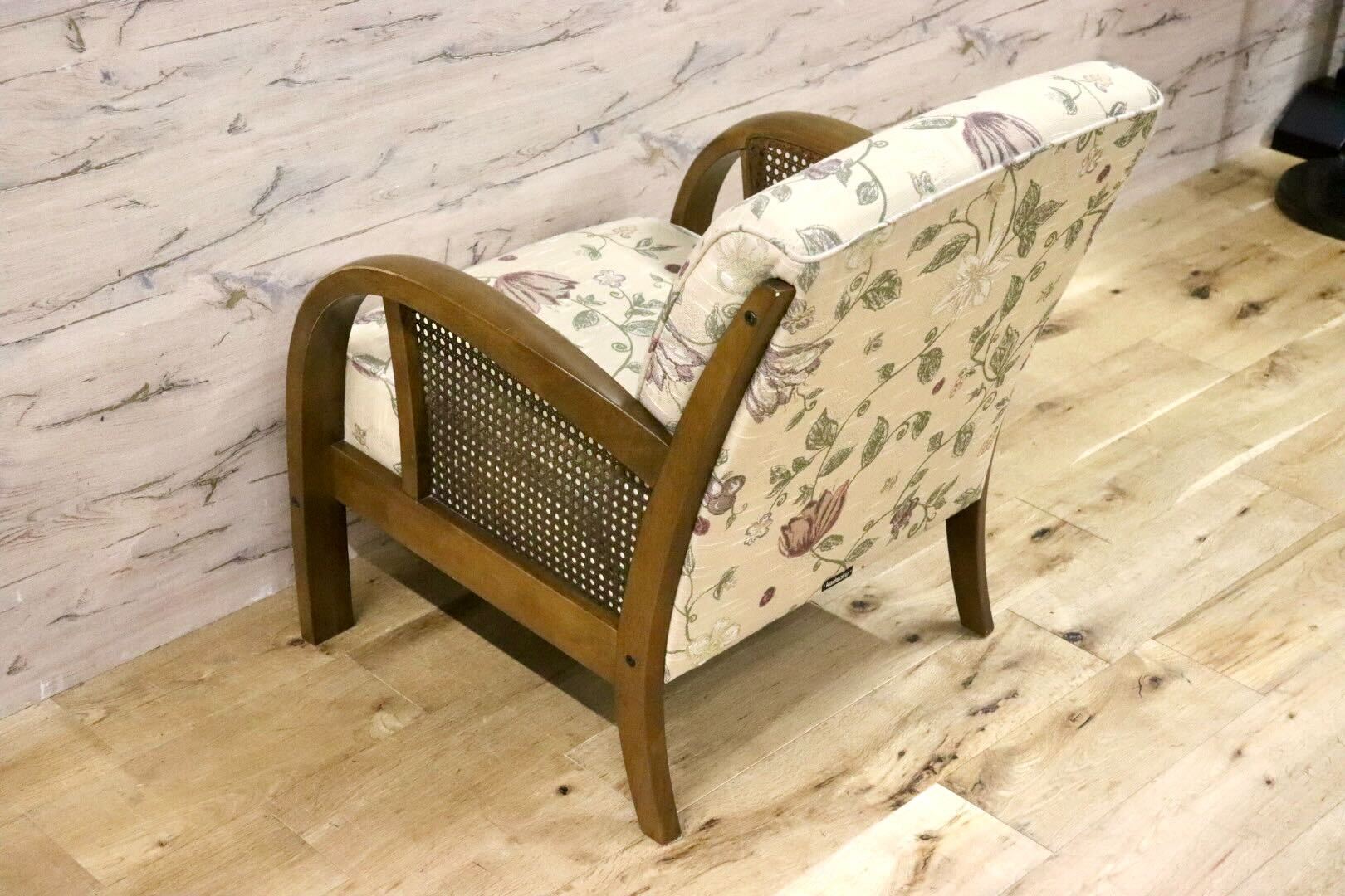 GMGS48○karimoku / カリモク WT17 アームチェア シングルソファ ラウンジチェア ファブリック 花柄 クラシック 国産家具 定価約5.4万