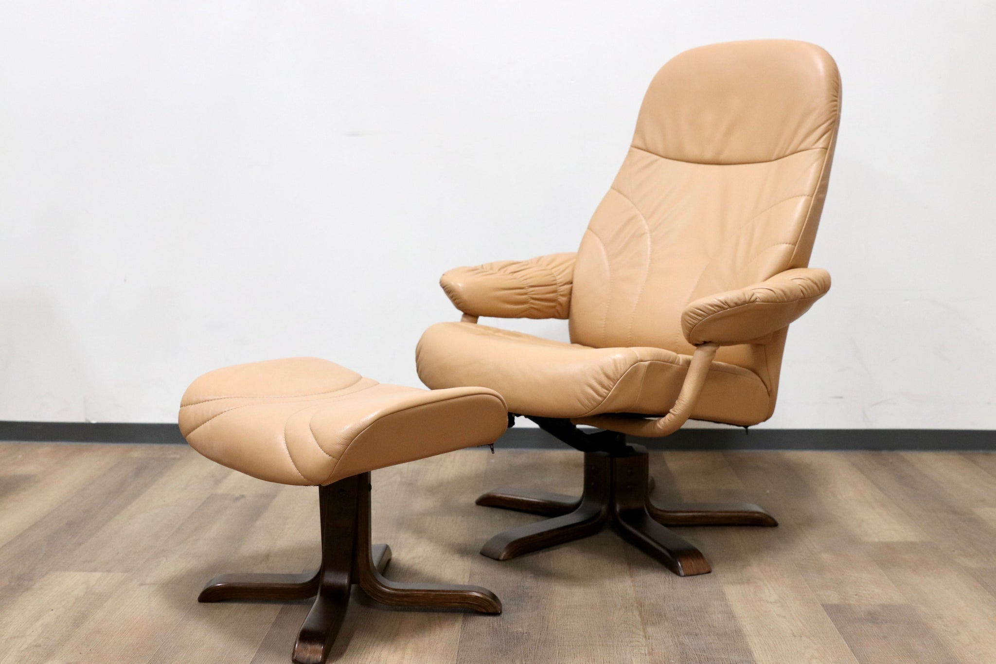 GMGS171○Hjellegjerde / イエリアーダ リクライニングチェア  