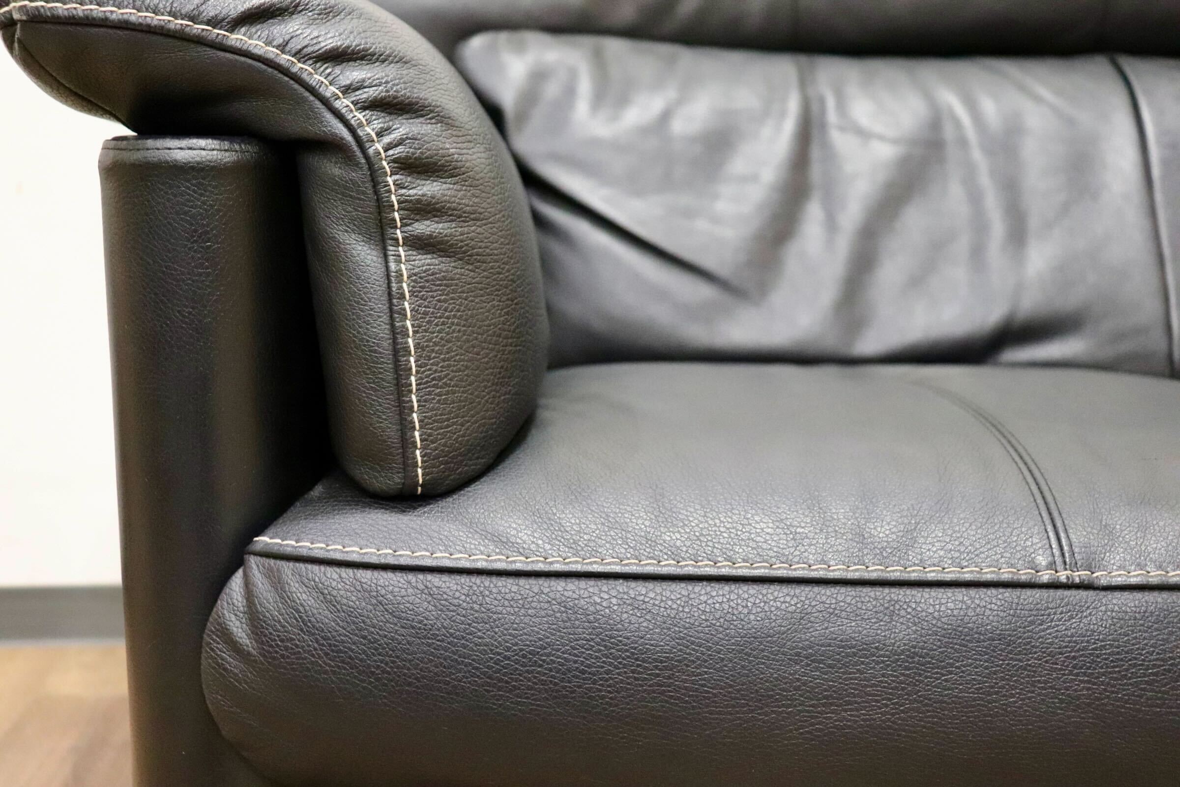 GMHH372○Chitano / チターノ Z1810 karimoku カリモク 3人掛けソファ トリプルソファ 長椅子 本革 ブラック モダン 国産家具