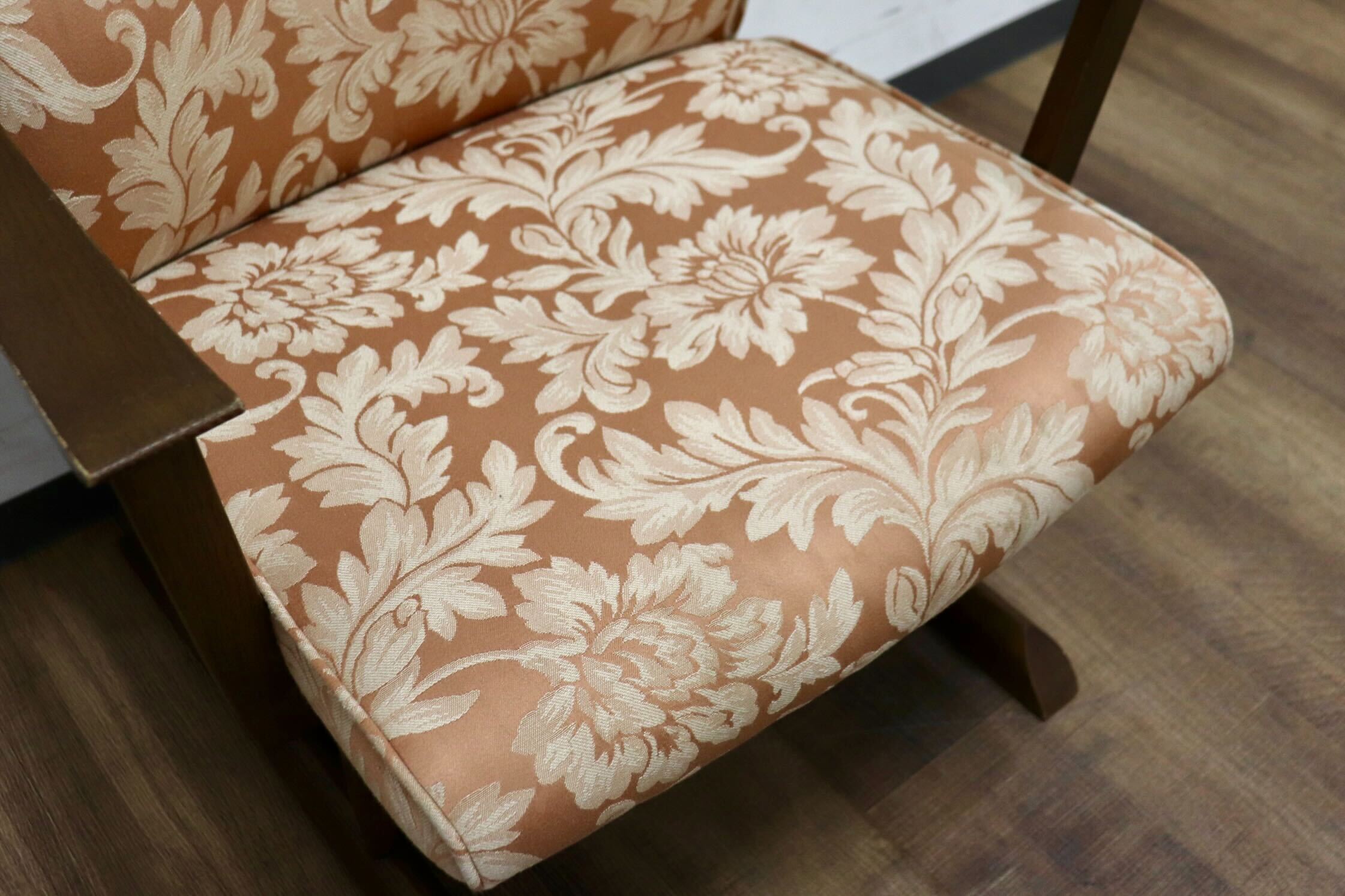 GMGS80A○飛騨産業 / HIDA キツツキ KAYA ダイニングチェア アームチェア 椅子 ファブリック オーク材 モダン 定価約11.8万