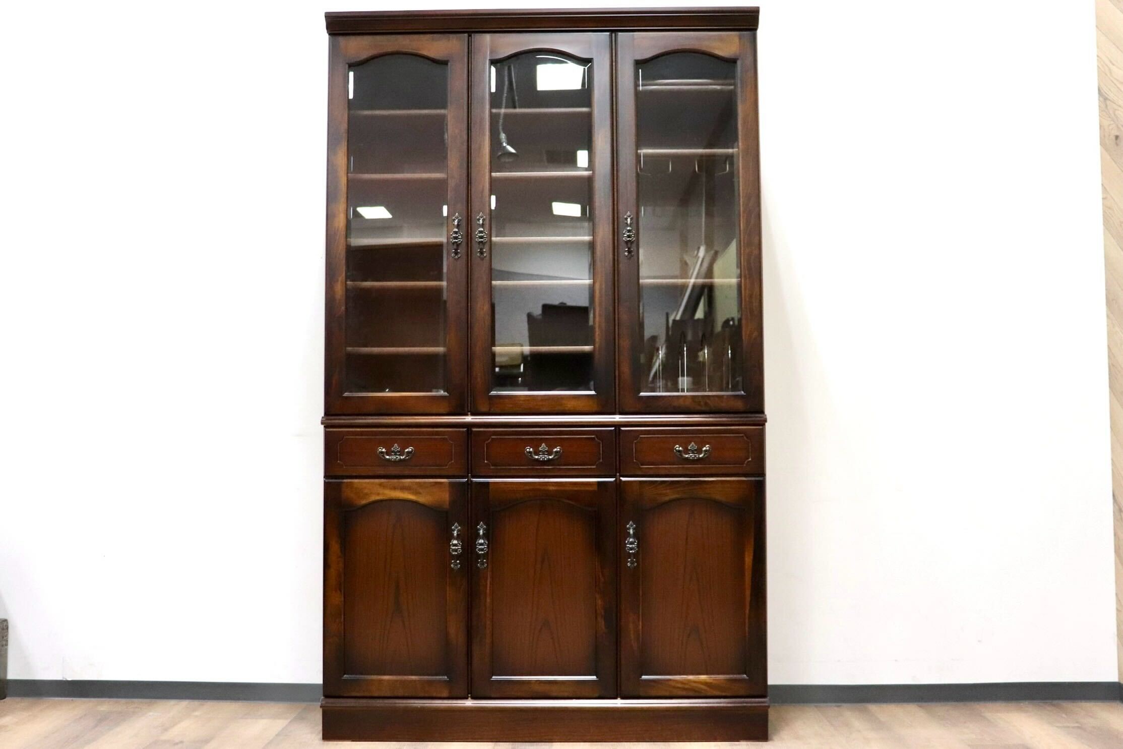 GMHK122○karimoku / カリモク コロニアル 食器棚 水屋棚 カップボード キッチンボード ダイニングボード カントリー 定価約37万 美品