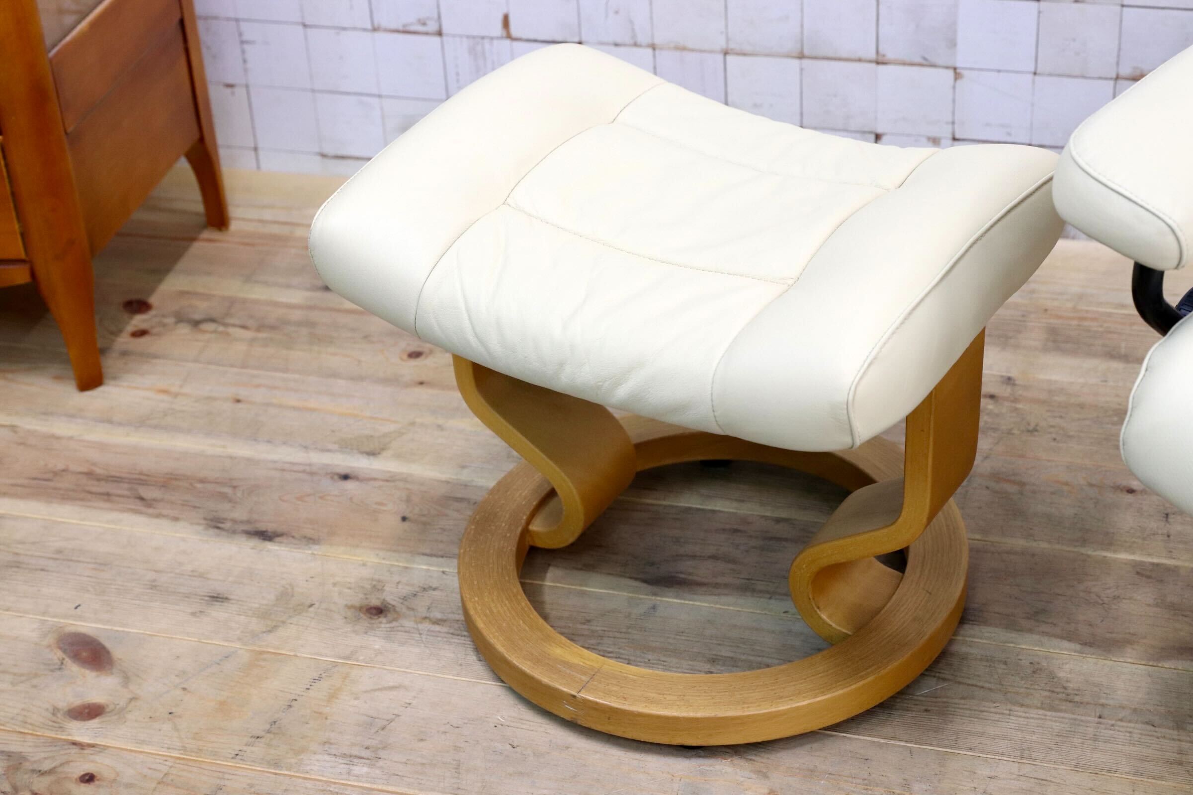 GMJK100○EKORNES / エコーネス Stressless ストレスレス リクライニングチェア オットマン 本革 北欧 ノルウェー クリーム ヴィンテージ