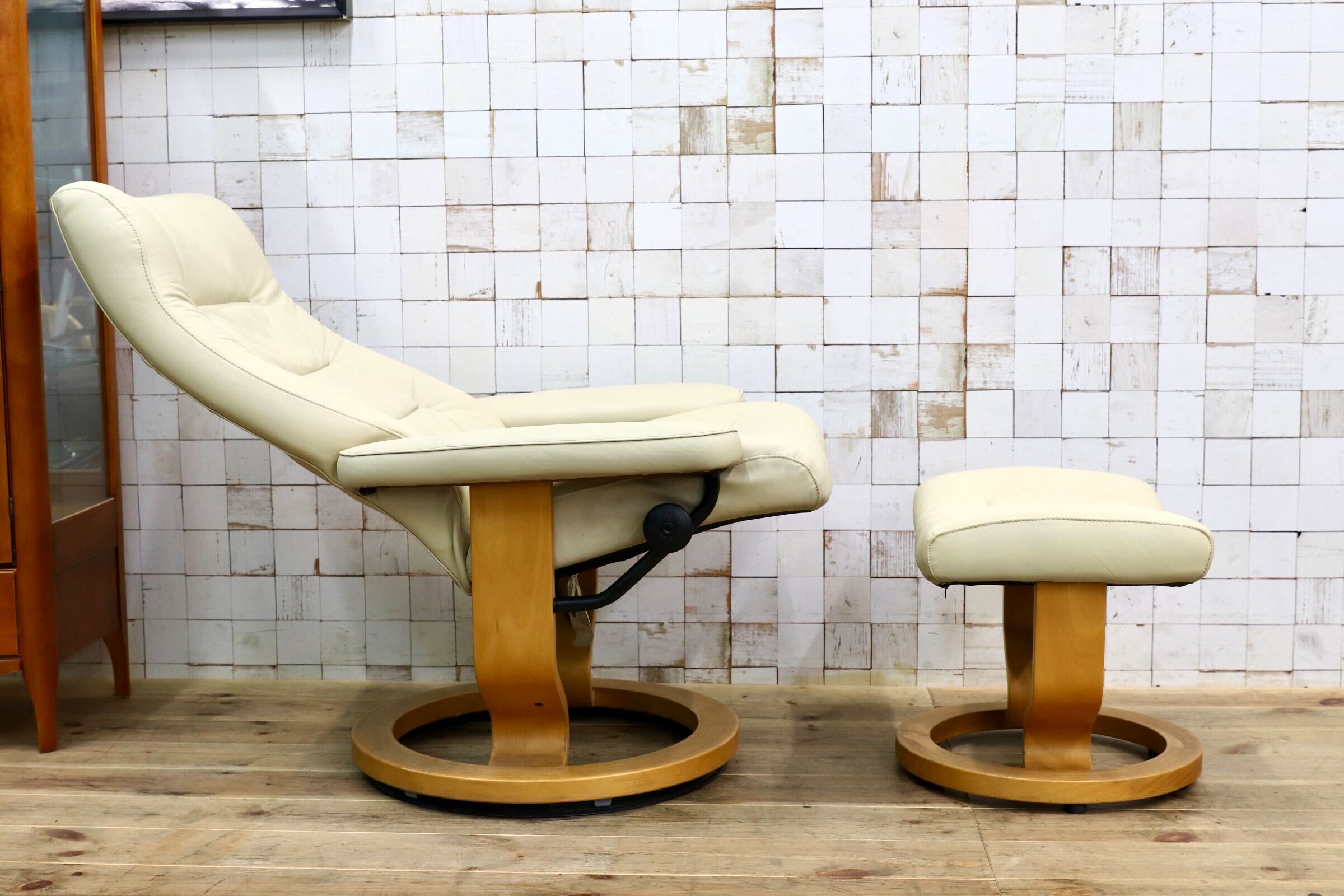 GMJK100○EKORNES / エコーネス Stressless ストレスレス リクライニングチェア オットマン 本革 北欧 ノルウェー クリーム ヴィンテージ