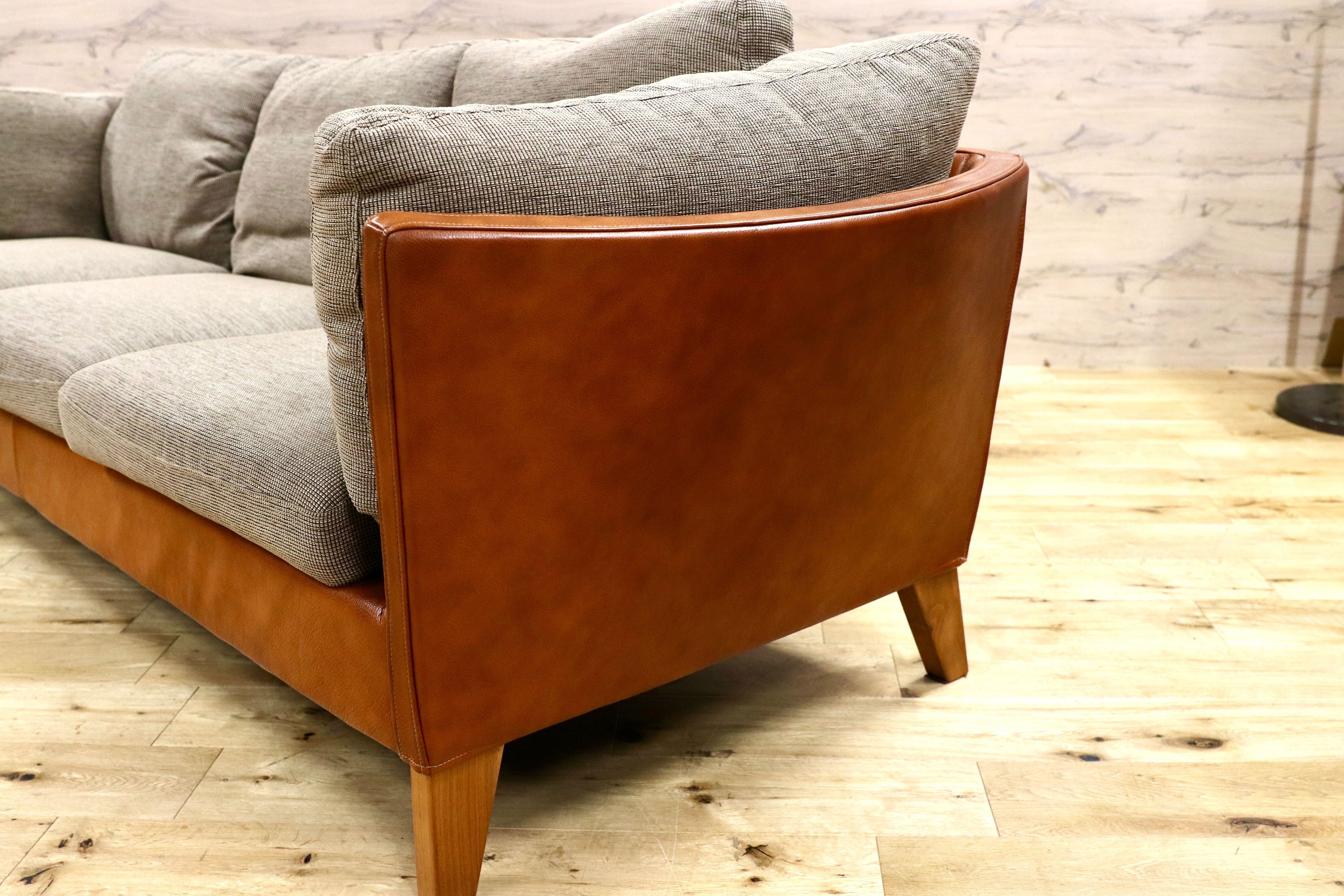 GMHH149○Ritzwell / リッツウェル CARLOS カルロス 3人掛けソファ トリプルソファ 本革×ファブリック モデルルーム展示品