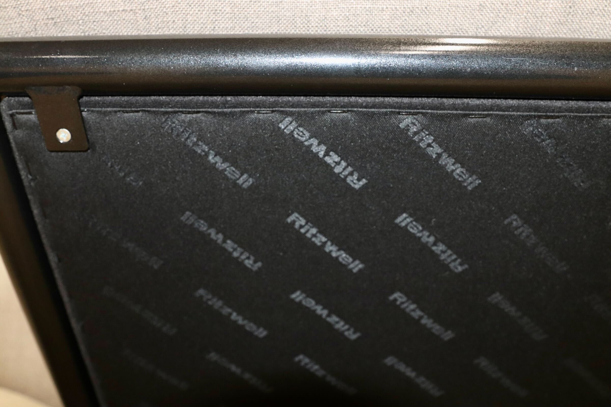 GMJH143○Ritzwell / リッツウェル ARMSTRONG アームストロング 片肘ソファ 左右セット 2Pソファ スチール レザー 定価95万〜113万 展示品