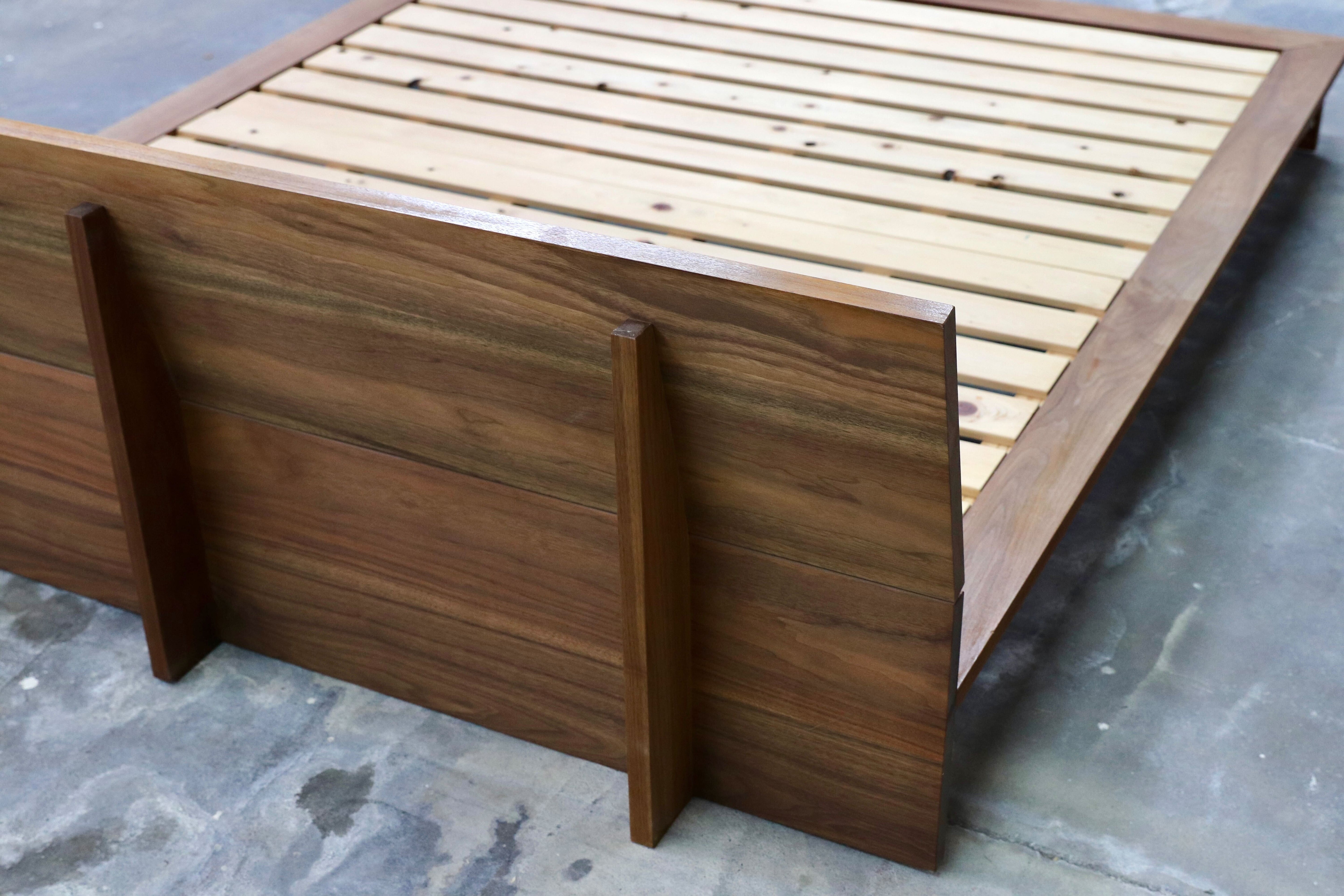 GMIH179○Masterwal / マスターウォール Moreless モアレス アカセ木工 クイーン ベッドフレーム ウォールナット無垢材 約40万