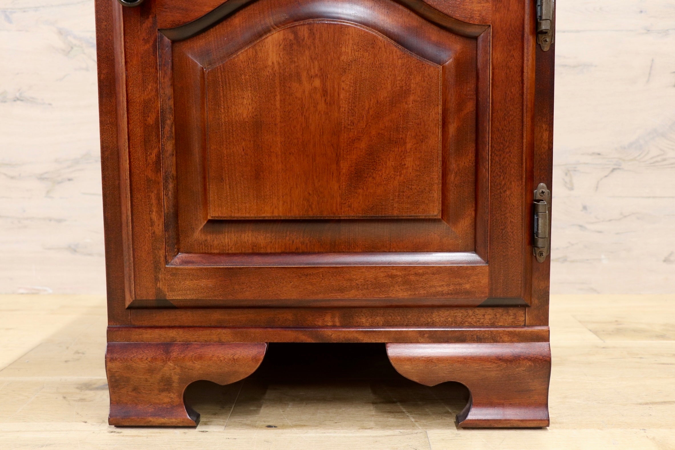 GMJS209C○コンパクトキャビネット ナイトテーブル 電話台 サイドチェスト ミニチェスト 収納家具 樺桜材 クラシック 検)横浜ダニエル