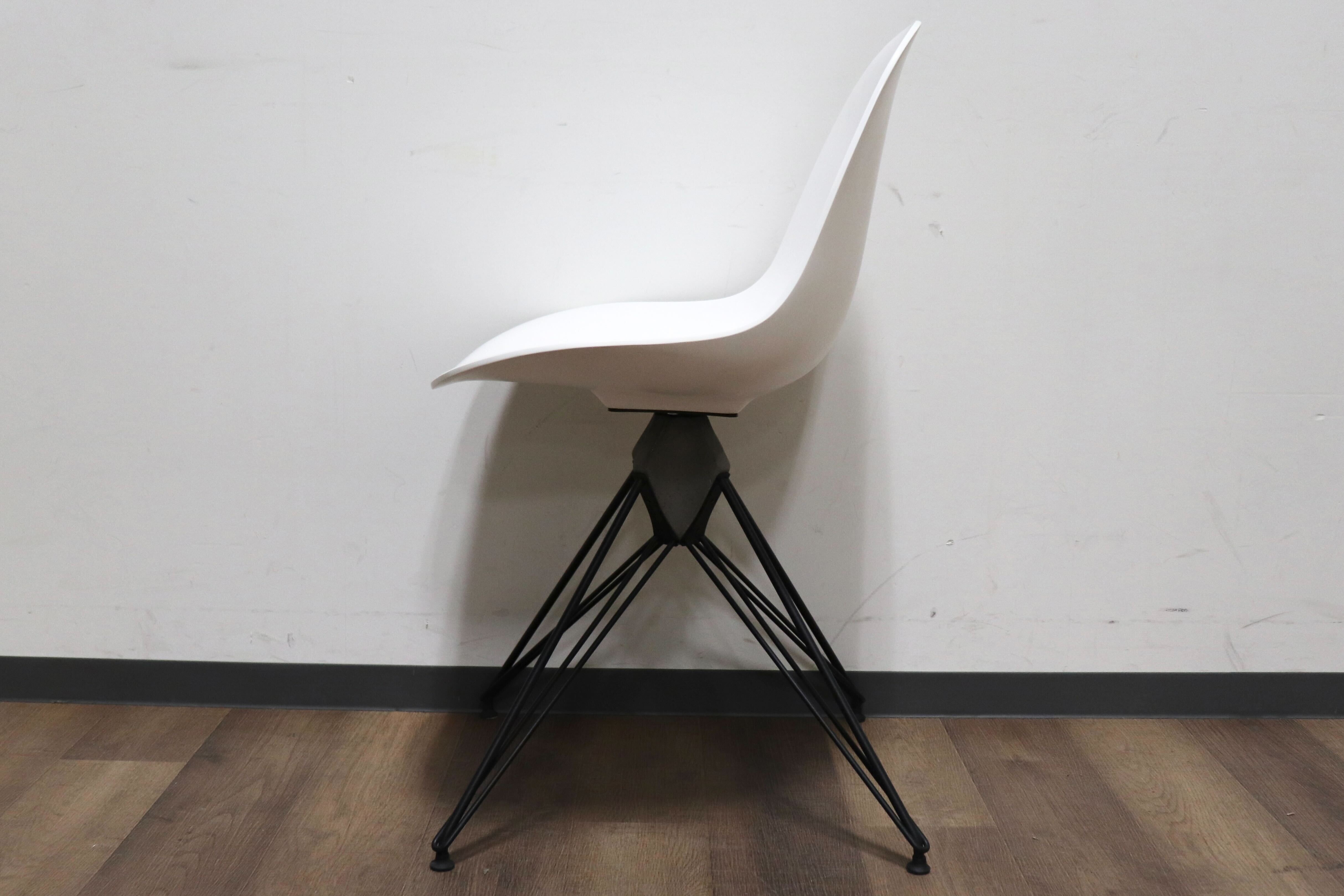 GMHK149A○DISTRIC EIGHT / ディストリクトエイト KAHN CHAIR カーンチェア ダイニングチェア サイドシェルチェア インダストリアル 6.5万