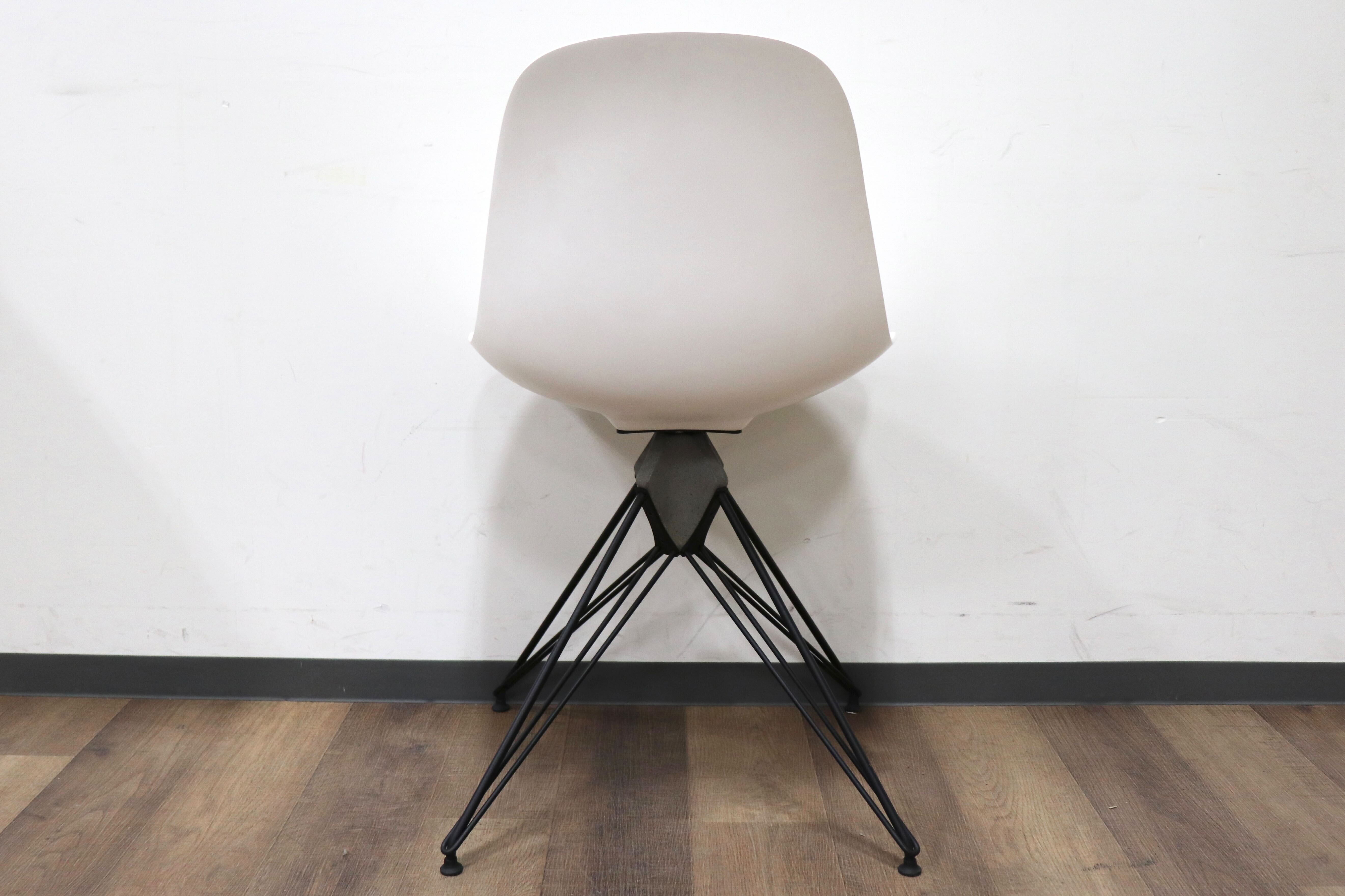 GMHK149A○DISTRIC EIGHT / ディストリクトエイト KAHN CHAIR カーンチェア ダイニングチェア サイドシェルチェア インダストリアル 6.5万