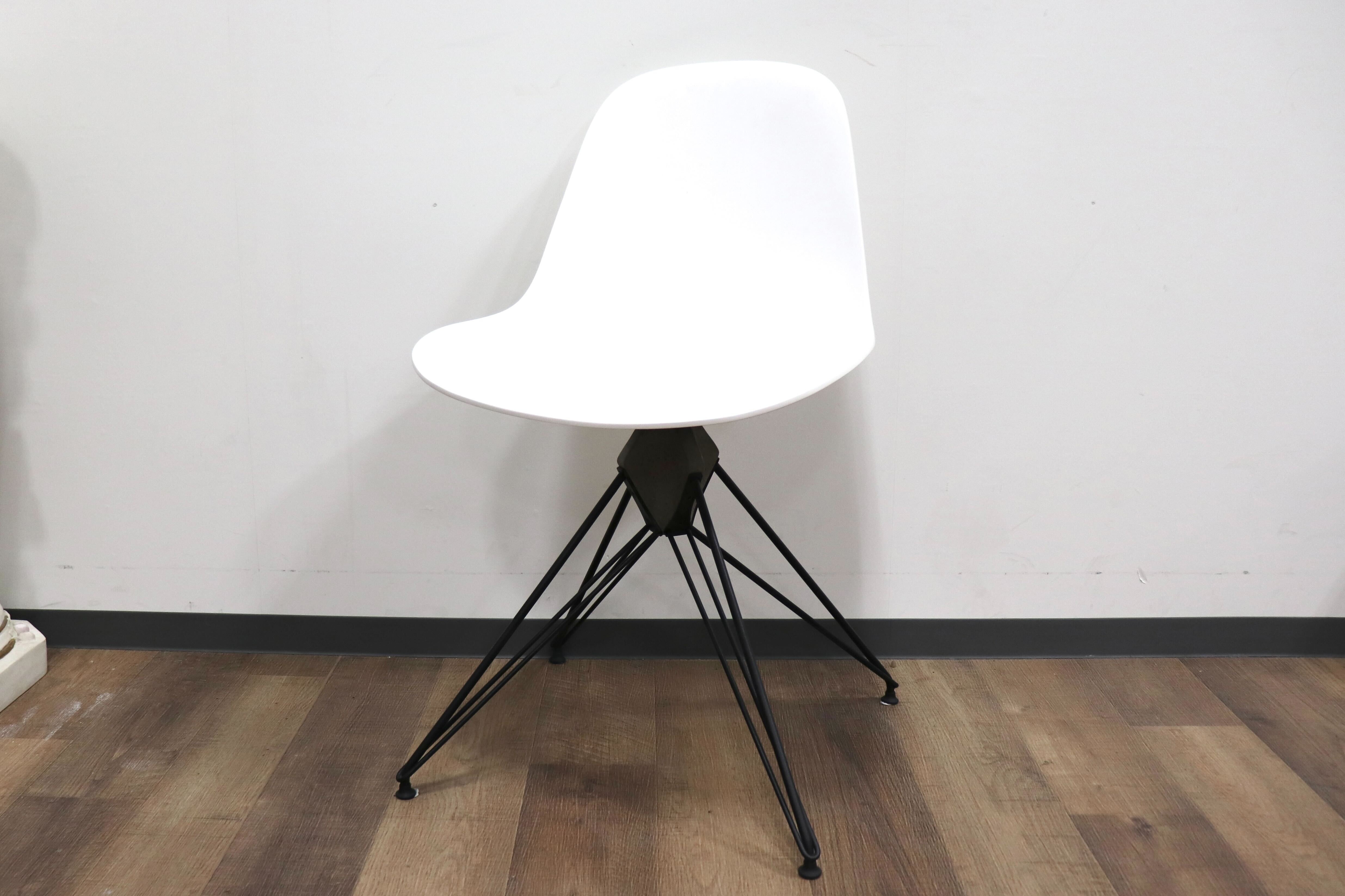 GMHK149B○DISTRIC EIGHT / ディストリクトエイト KAHN CHAIR カーンチェア ダイニングチェア サイドシェルチェア インダストリアル 6.5万