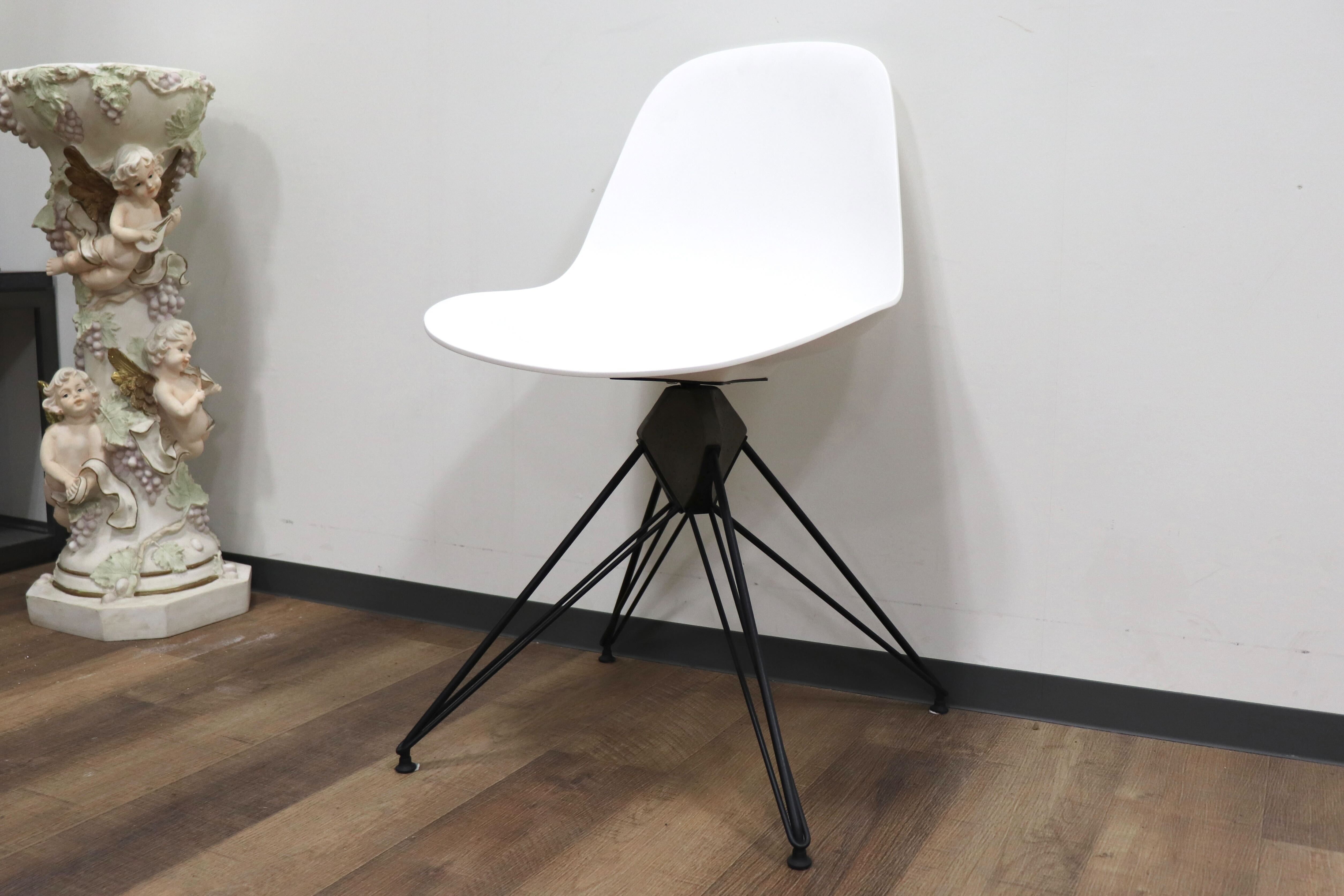 GMHK149B○DISTRIC EIGHT / ディストリクトエイト KAHN CHAIR カーンチェア ダイニングチェア サイドシェルチェア インダストリアル 6.5万