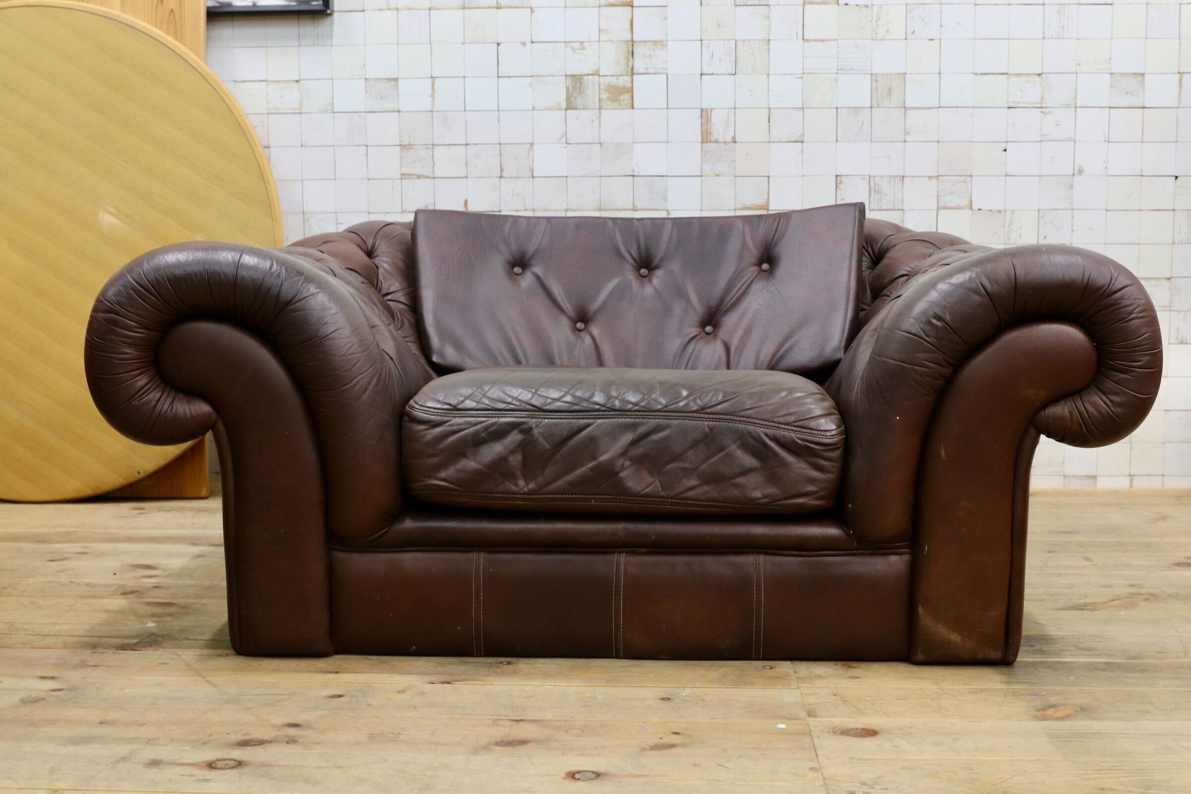 GMJK136○英国ヴィンテージ チェスターフィールド 本革 1人掛けソファ ラウンジソファ 英国クラシック 稀少 Furniture and Furnishings