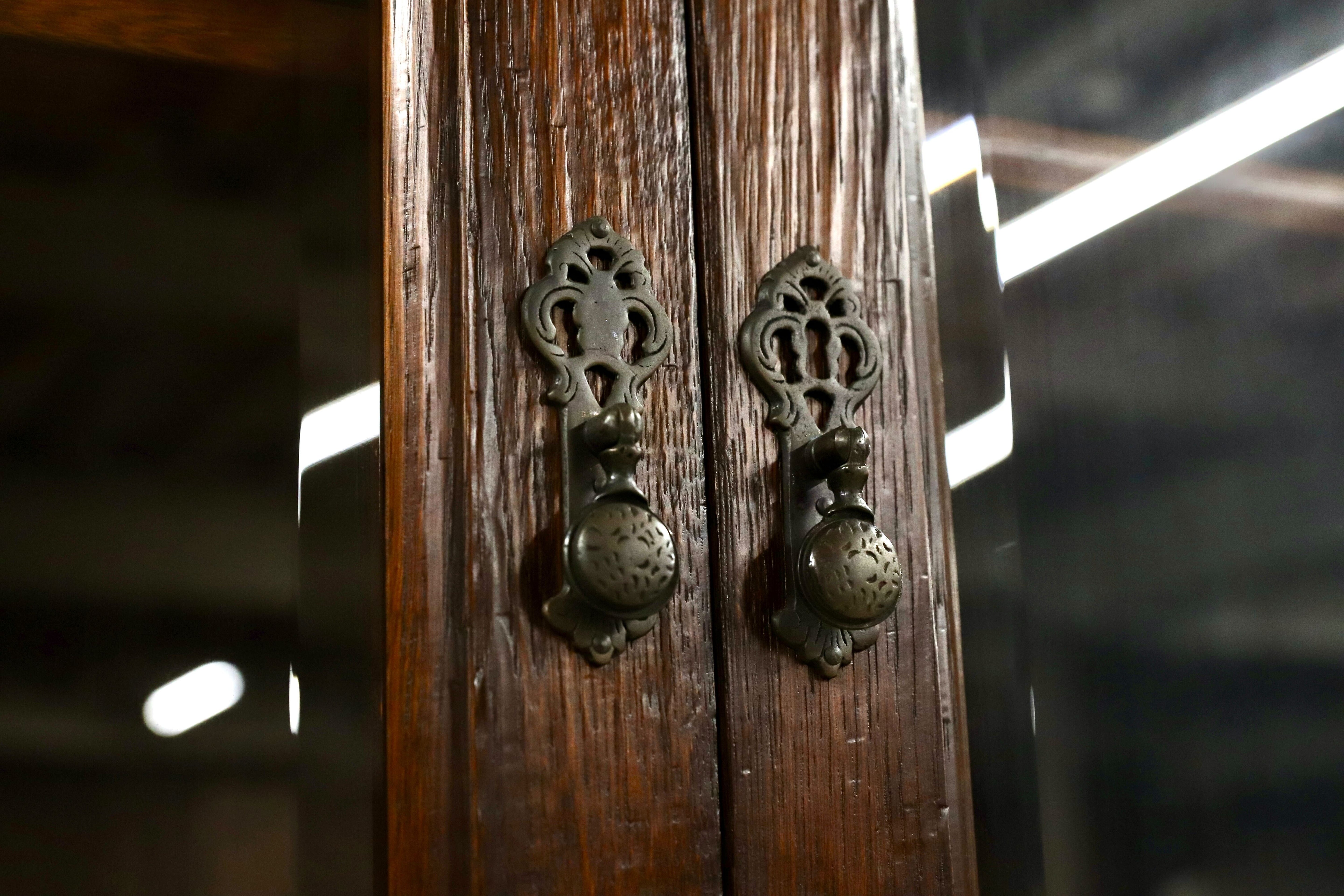 GMEK418○イギリス アンティーク 大型キャビネット リビングボード 収納棚 飾り棚 ヴィンテージ 最高級 オーク無垢材 約150万