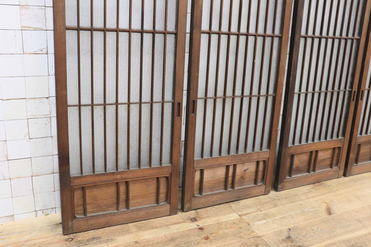 GMJS260D◯アンティーク 木製格子戸 縦格子戸 4枚セット 建具 引き戸 間仕切り ガラス戸 モールガラス 古民家 店舗什器 昭和レトロ