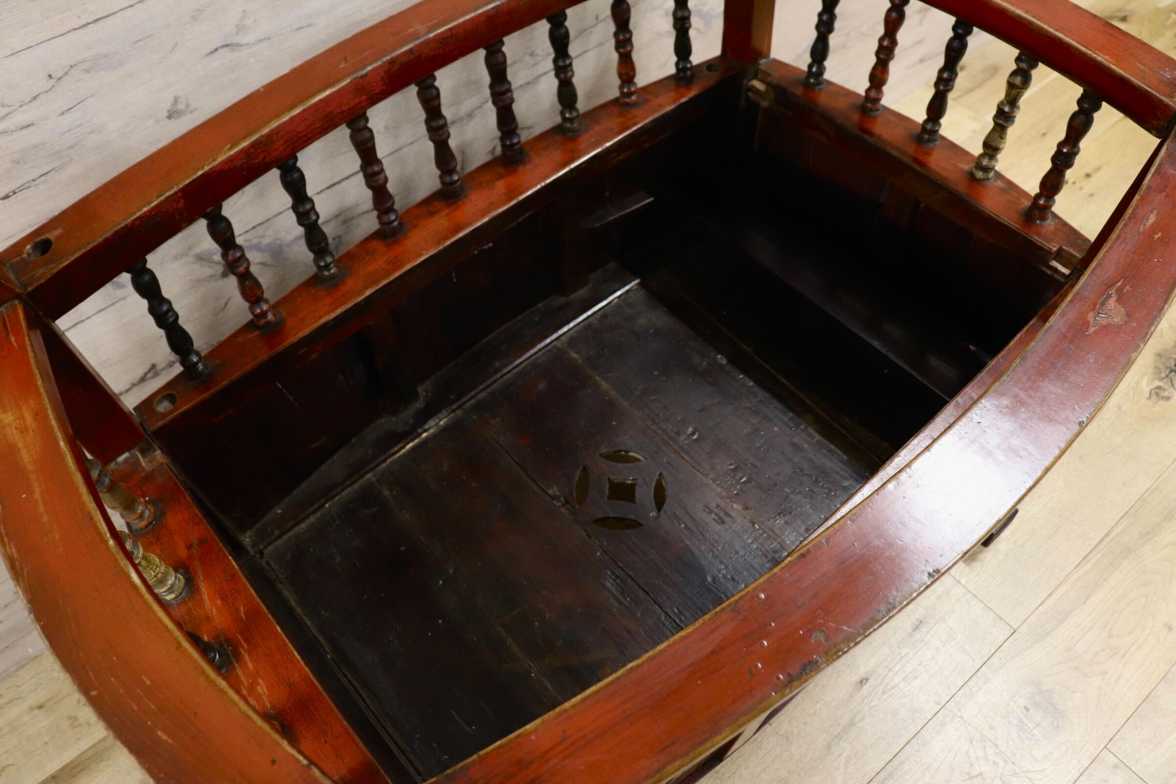 GMIH149◯中国美術 唐木家具 ゆりかご ベビーベッド アンティーク ヴィンテージ 飾り台 収納家具 店舗什器 木製 アジアン家具