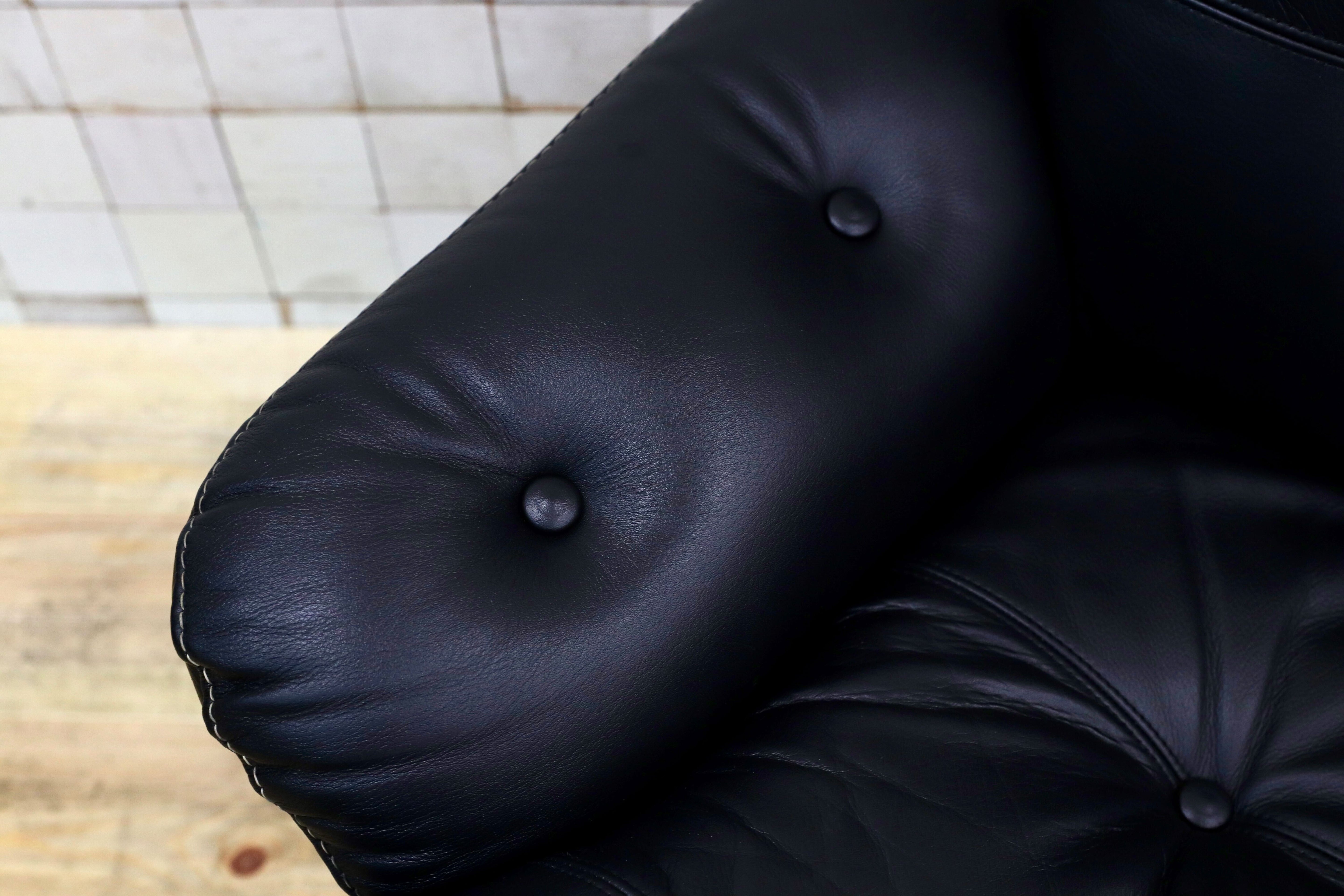 GMIK368A○karimoku / カリモク WW77 1人掛けソファ シングルソファ ラウンジチェア 黒 本革 北欧スタイル 曲木 国産家具 約21.5万