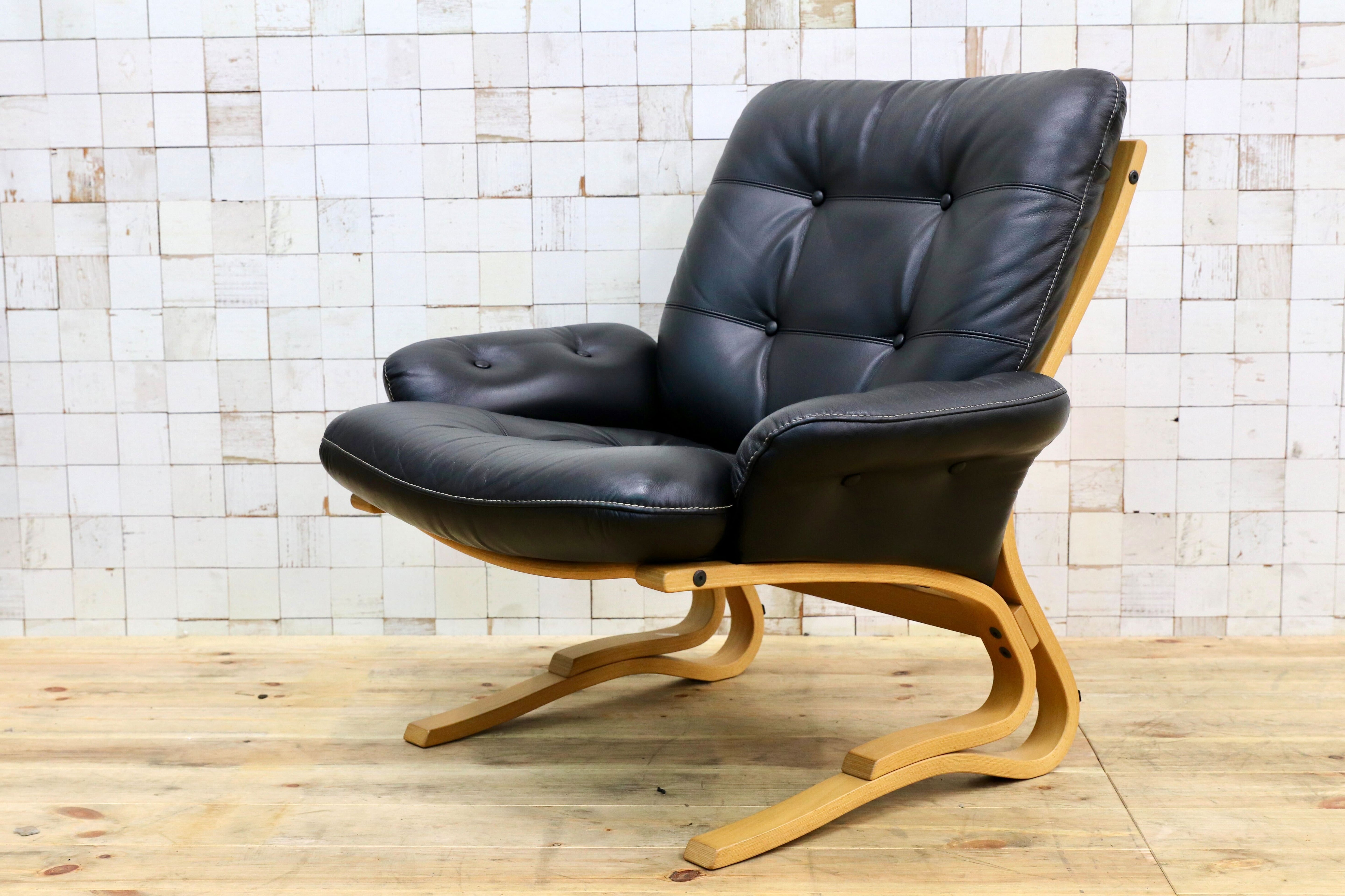 GMIK368B○karimoku / カリモク WW77 1人掛けソファ シングルソファ ラウンジチェア 黒 本革 北欧スタイル 曲木 国産家具 約21.5万