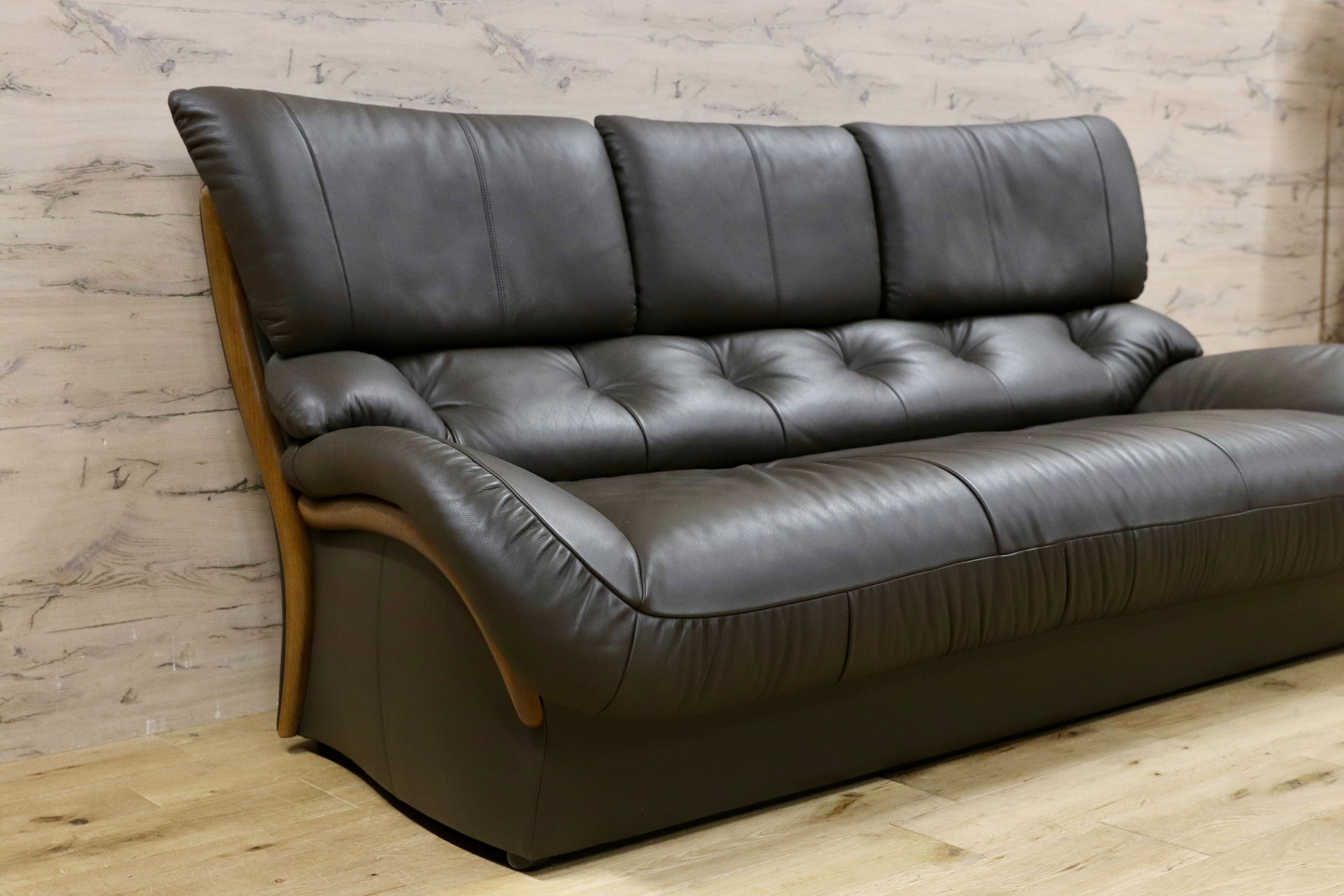 GMHS521○karimoku / カリモク 3人掛けソファ トリプルソファ 長椅子 本革 グレー 国産家具 約33万