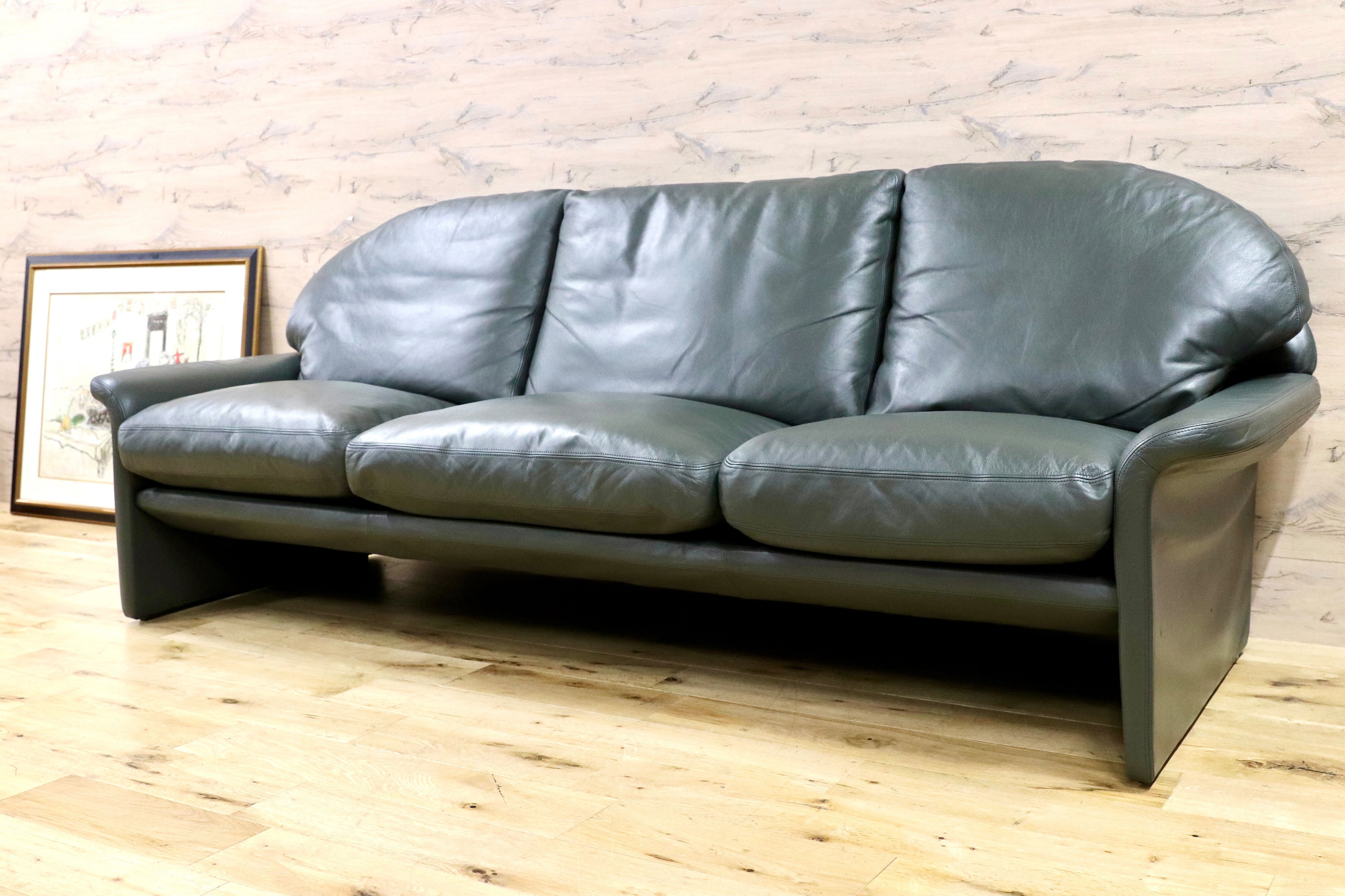 GMGH326○de sede / デセデ mobilia モビリア 3人掛けソファ トリプルソファ ダークグリーン 北欧 ヴィンテージ 本革 稀少 定価192万