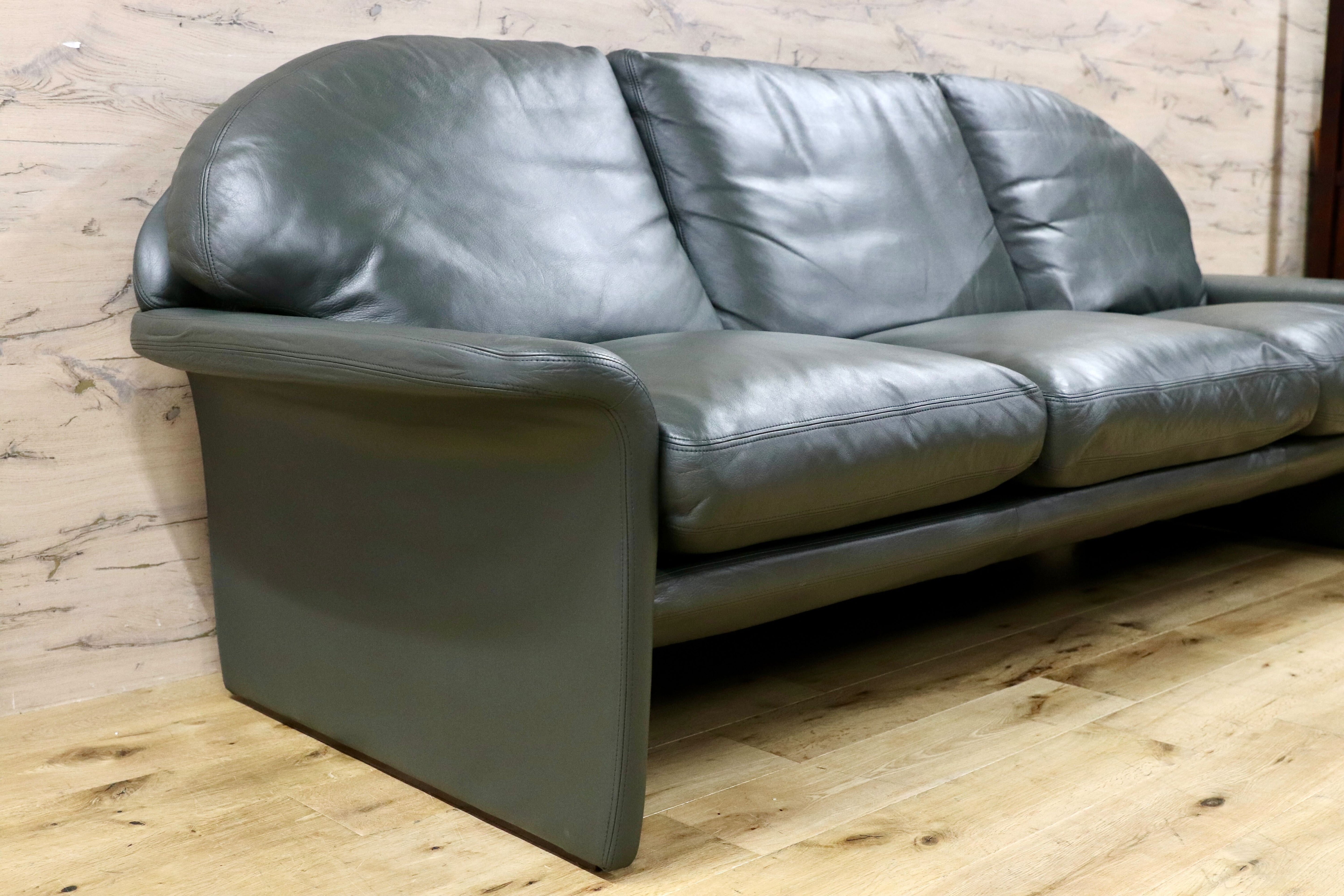 GMGH326○de sede / デセデ mobilia モビリア 3人掛けソファ トリプルソファ ダークグリーン 北欧 ヴィンテージ 本革 稀少 定価192万