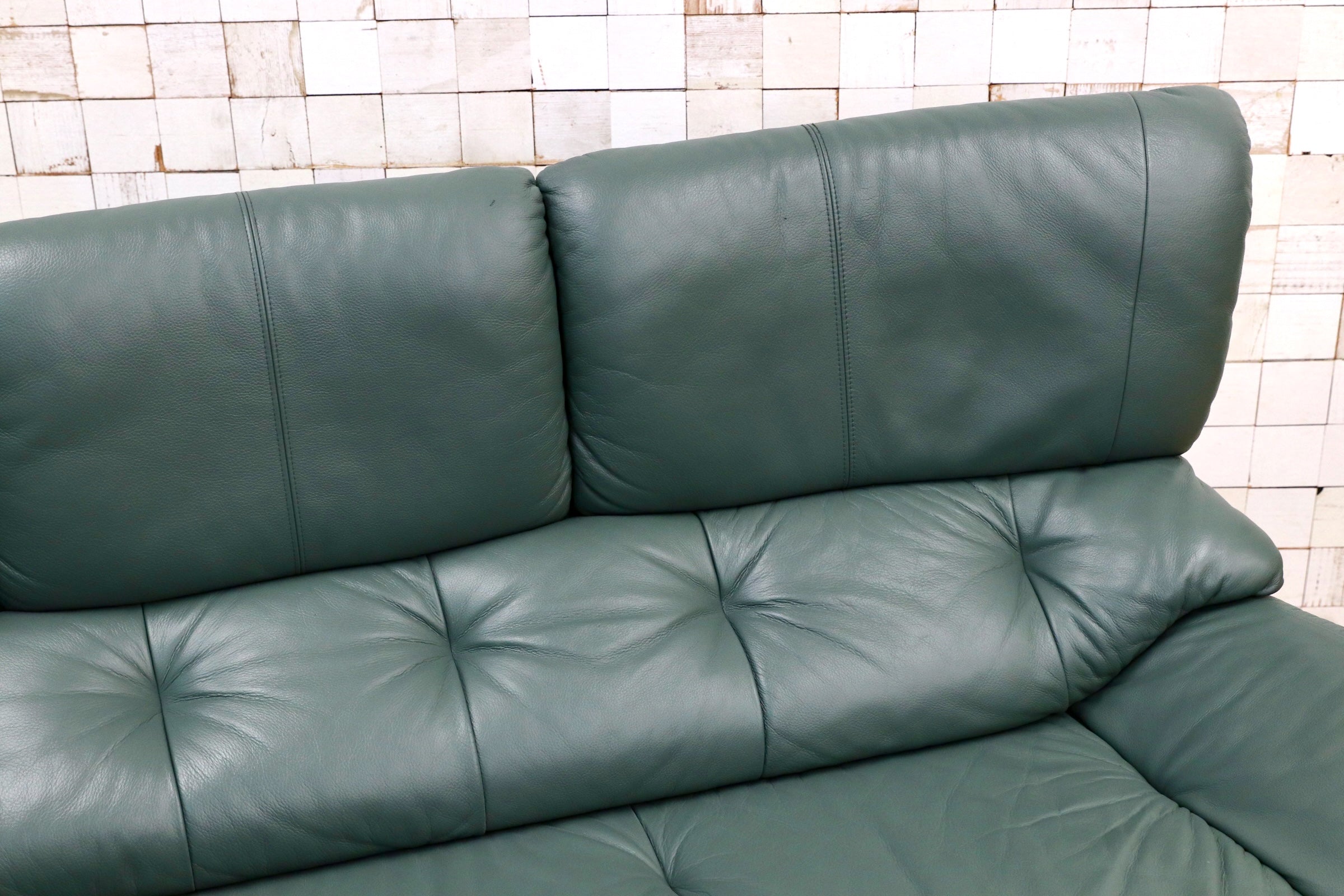 GMJK110○karimoku / カリモク ZW4703 3Pソファ 三人掛けソファ 本革 グリーン オーク材 国産家具 ハイバック 定価約36.7万円