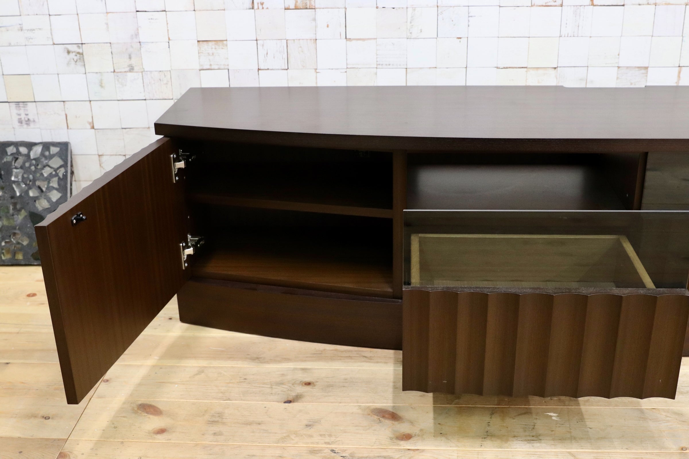GMJK194○松岡家具製造 / 府中家具 アルク テレビボード AVボード サペリ材 ウェーブ扉 IDC OTSUKA 大塚家具取扱 国産家具 定価約55万