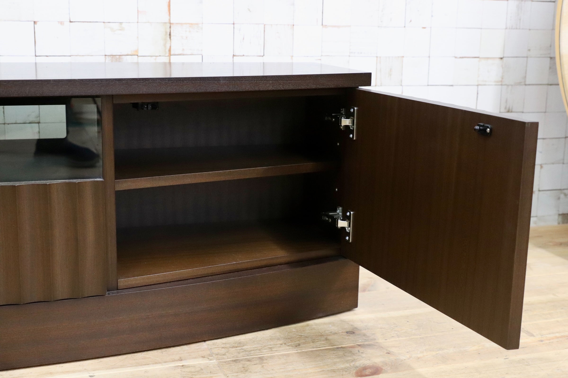 GMJK194○松岡家具製造 / 府中家具 アルク テレビボード AVボード サペリ材 ウェーブ扉 IDC OTSUKA 大塚家具取扱 国産家具 定価約55万