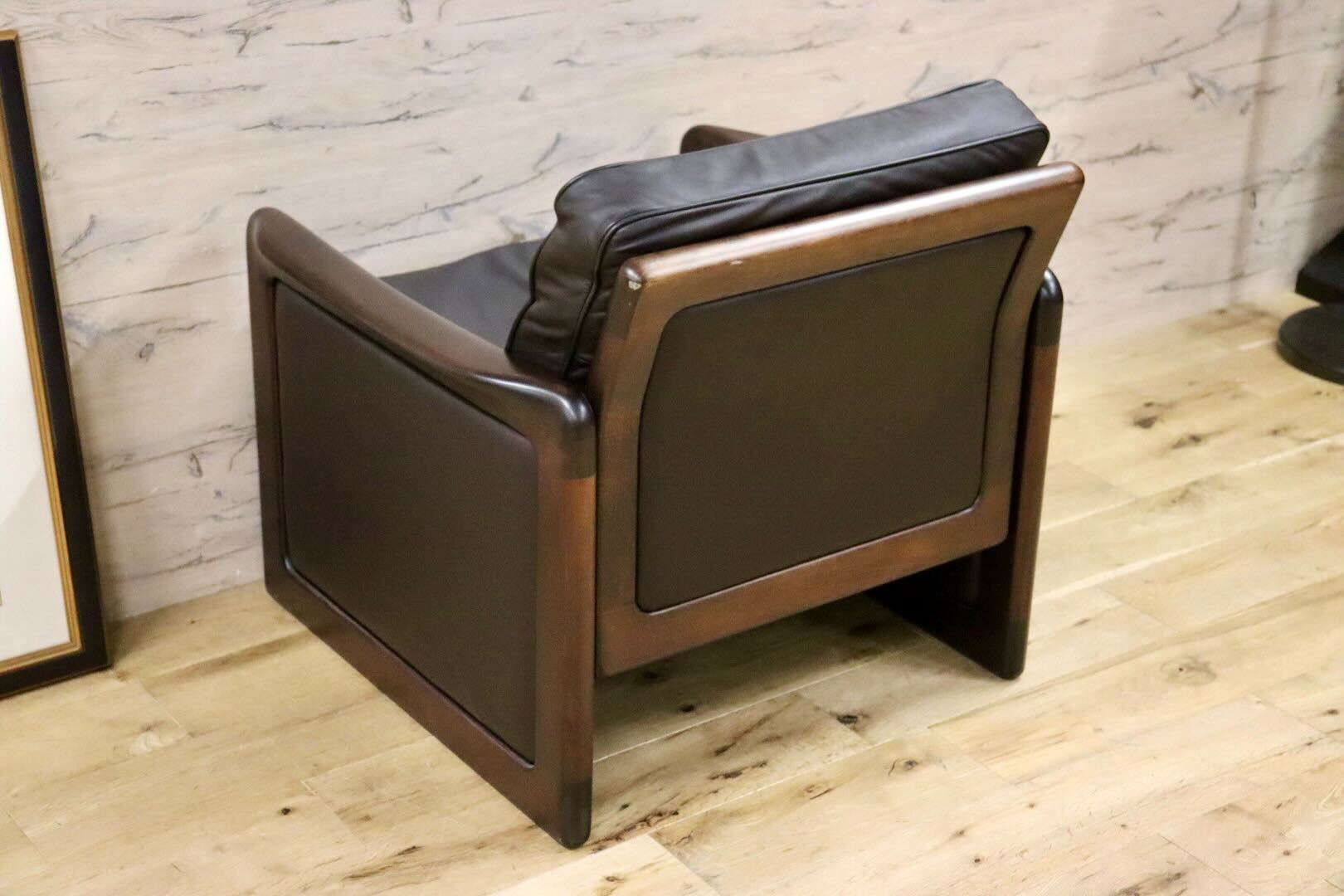 GMGK517B○Dyrlund / デューロン 1人掛けソファ シングルソファ 椅子 北欧 デンマーク ローズウッド 本革 希少 ヴィンテージ 約40万