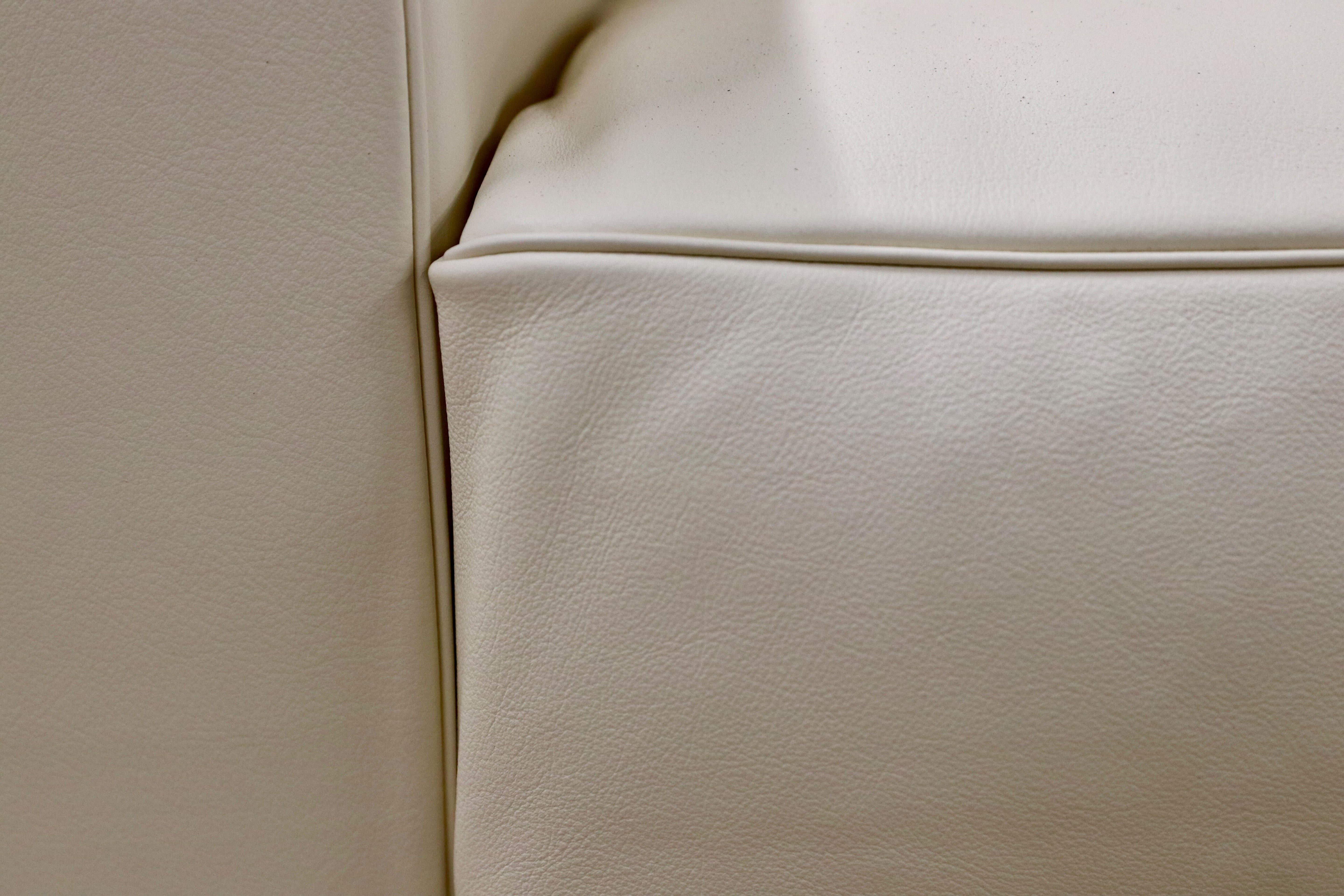 GMGF132○Poltrona Frau / ポルトローナフラウ Armonia アルモニア 本革 カウチソファ オフホワイト イタリアモダン 定価171万 未使用品