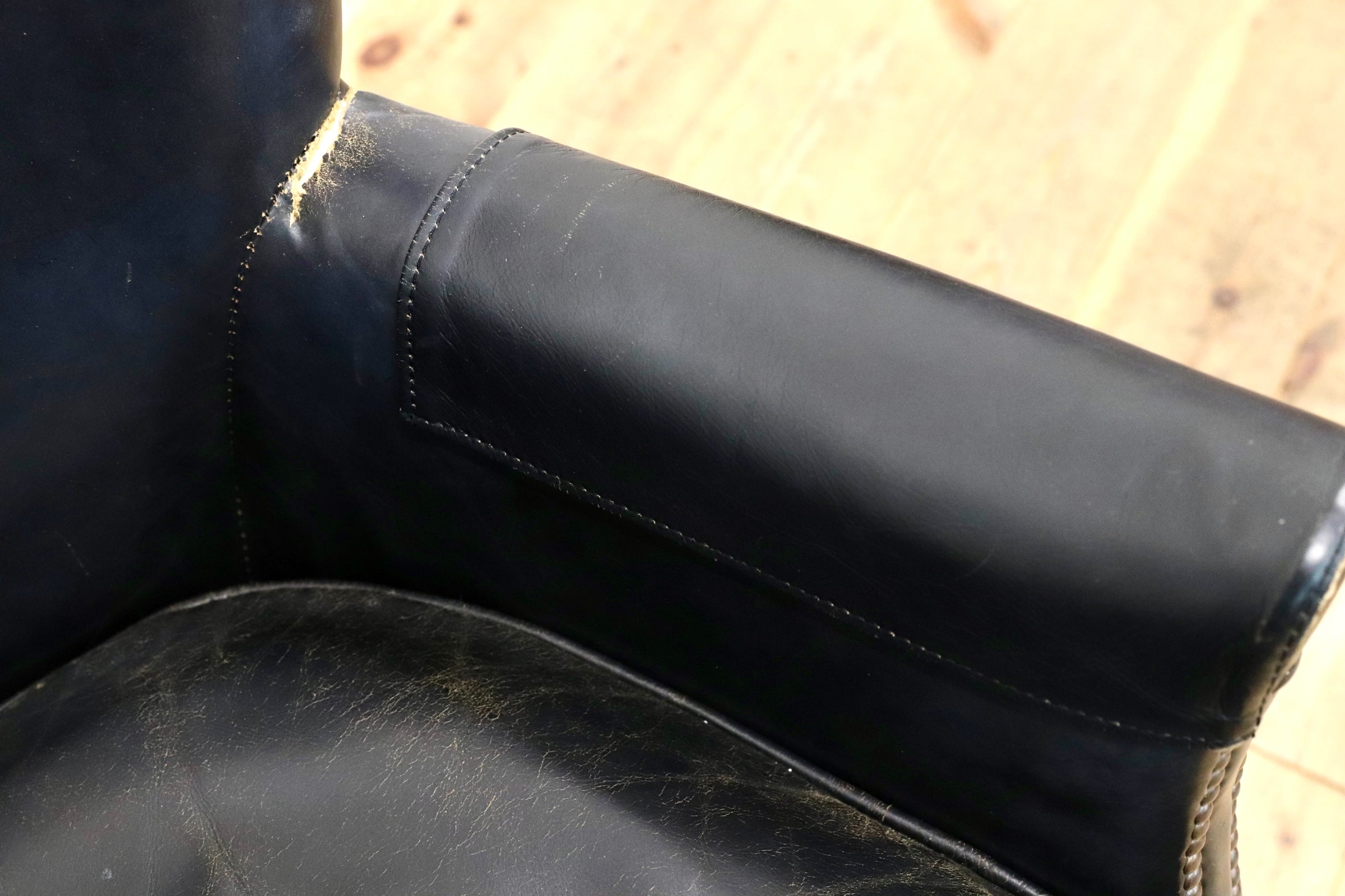 GMJK202A○HALO / ハロ PROFESSOR STYLE 本革 ラウンジチェア サロンチェア レザー キリムクッション 英国ヴィンテージ アスプルンド