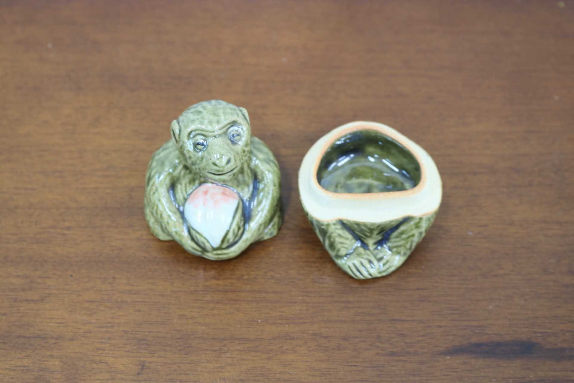 GMJK371L〇紀州焼 葵窯 二代 寒川栖豊 置物 小物入れ 茶道具 香合 猿 申 干支 縁起物 共箱 陶器 焼物