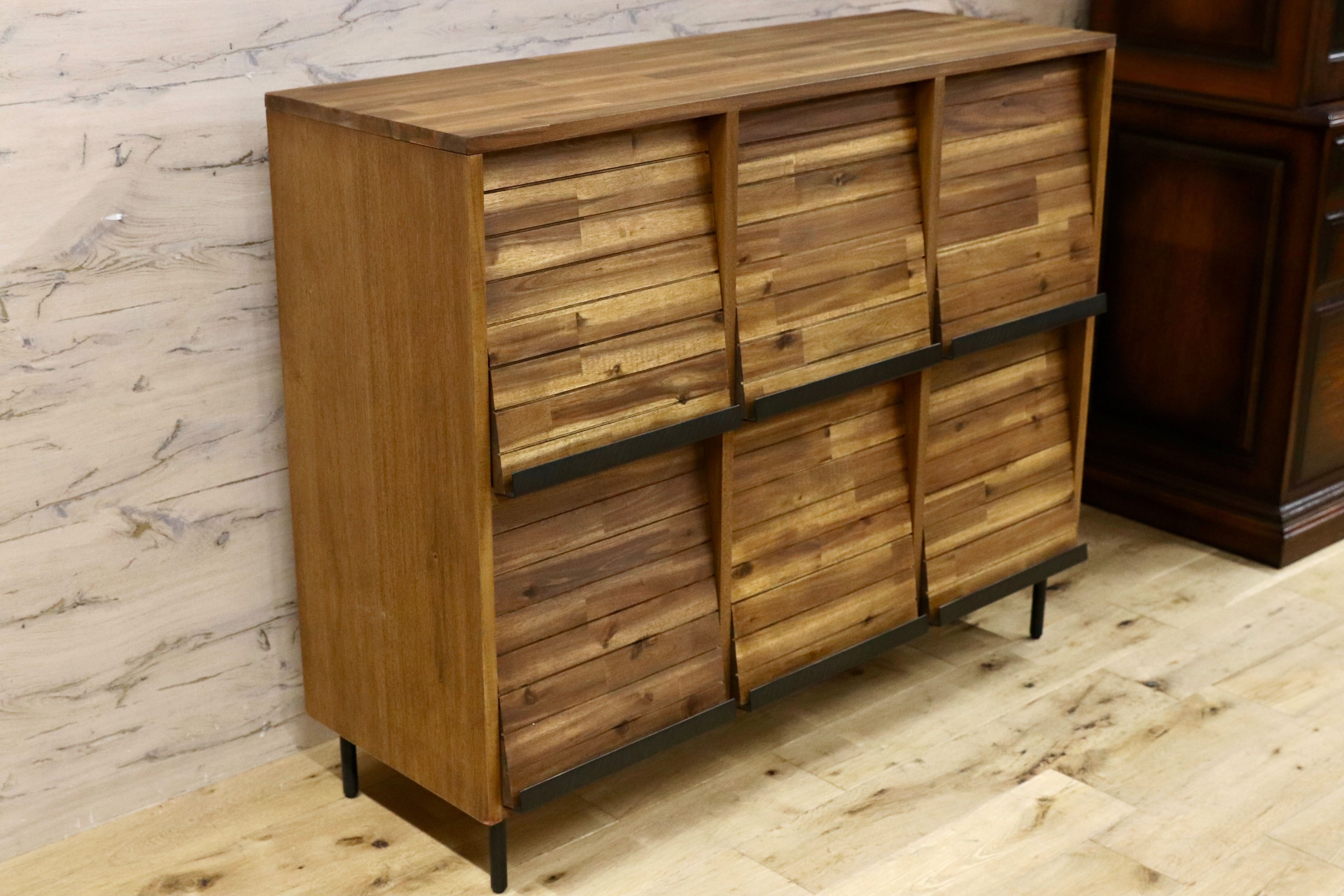 GMIK851○unico / ウニコ SWELLA スウェラ レコードラック サイドボード リビングボード アカシア材 モデルルーム展示品