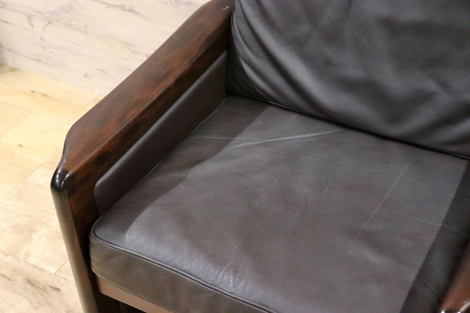 GMGK517D○Dyrlund / デューロン 1人掛けソファ シングルソファ 椅子 北欧 デンマーク ローズウッド 本革 希少 ヴィンテージ 約40万