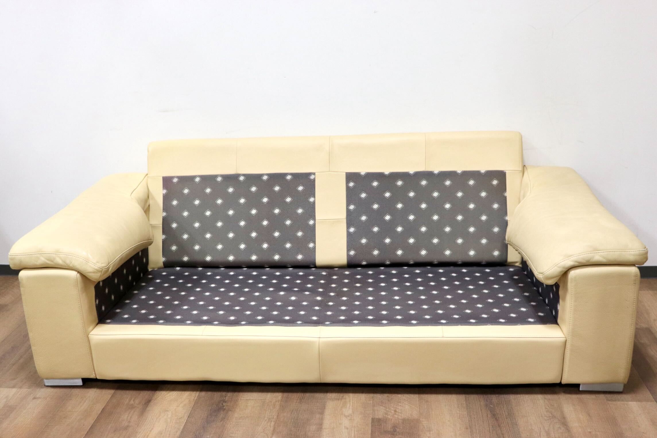 GMGH419○Gallery-M / ギャラリーエム KANAL カナル 2.5人掛けソファ ラブソファ 長椅子 本革 クリーム色 ACTUS アクタス モダン 約30万