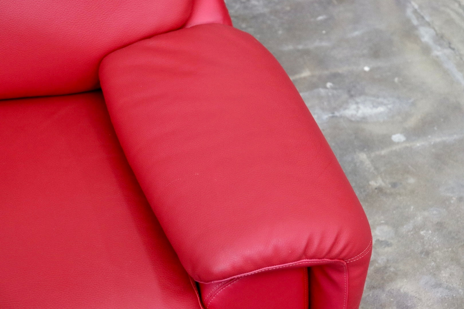 GMJK263B○FUJI FURNITURE / 冨士ファニチア L6760A 1人掛けソファ シングルソファ ラウンジチェア 本革 レッド 国産家具 美品