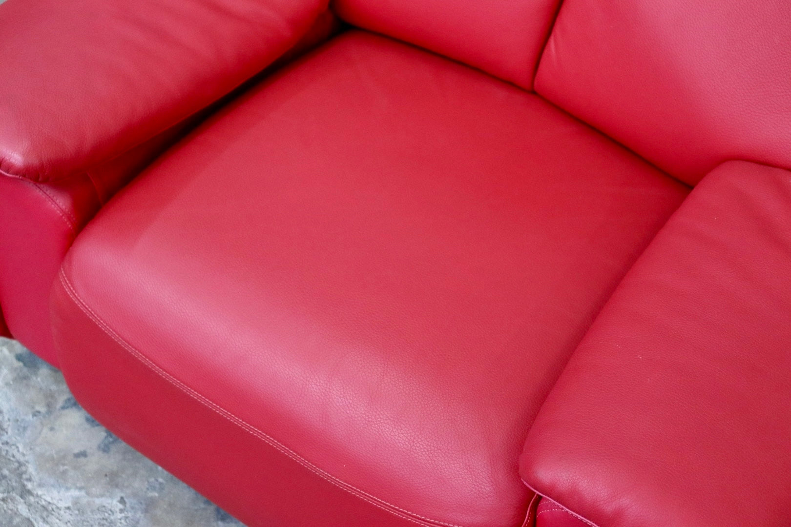 GMJK263B○FUJI FURNITURE / 冨士ファニチア L6760A 1人掛けソファ シングルソファ ラウンジチェア 本革 レッド 国産家具 美品