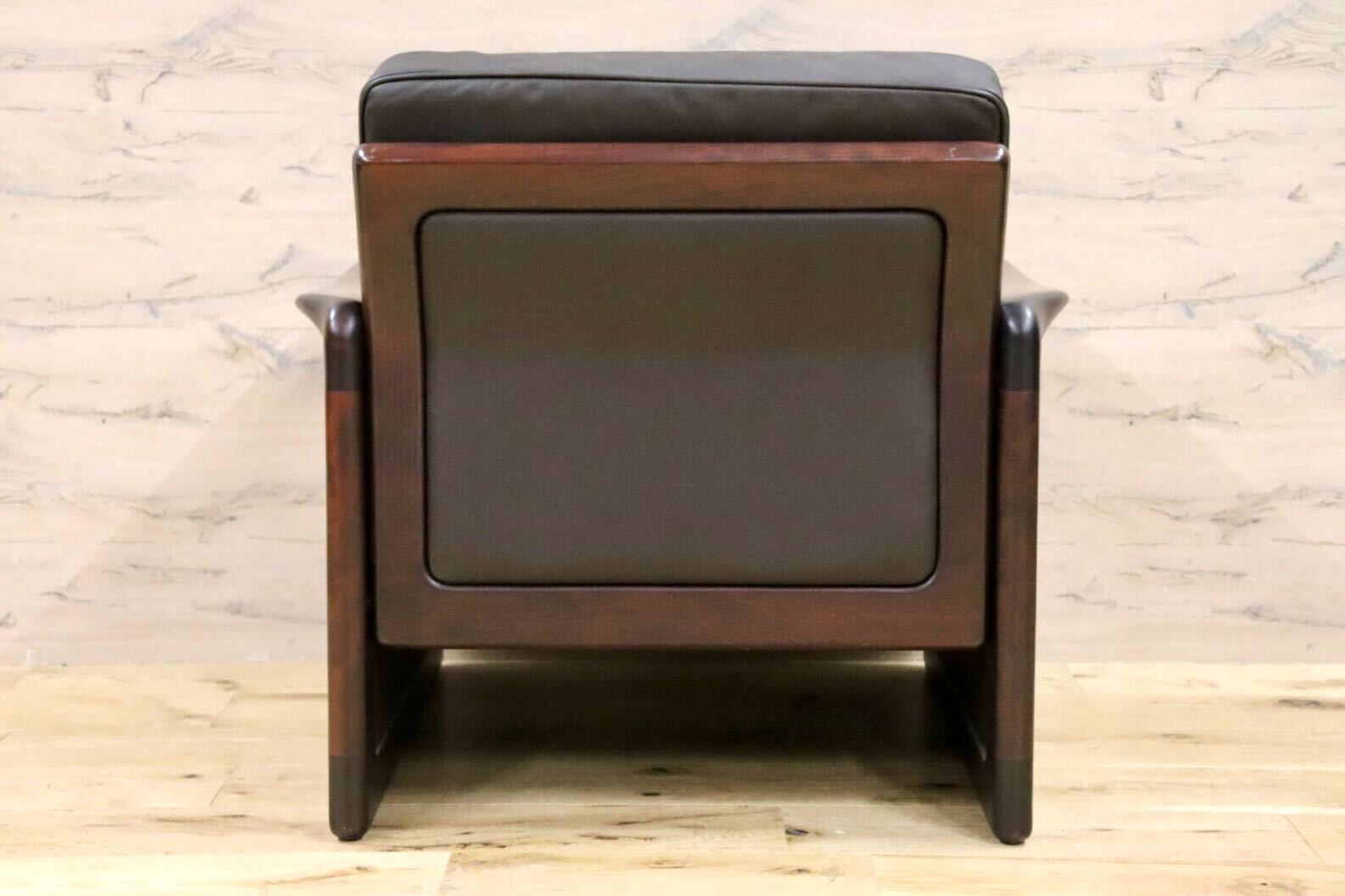 GMGK517D○Dyrlund / デューロン 1人掛けソファ シングルソファ 椅子 北欧 デンマーク ローズウッド 本革 希少 ヴィンテージ 約40万