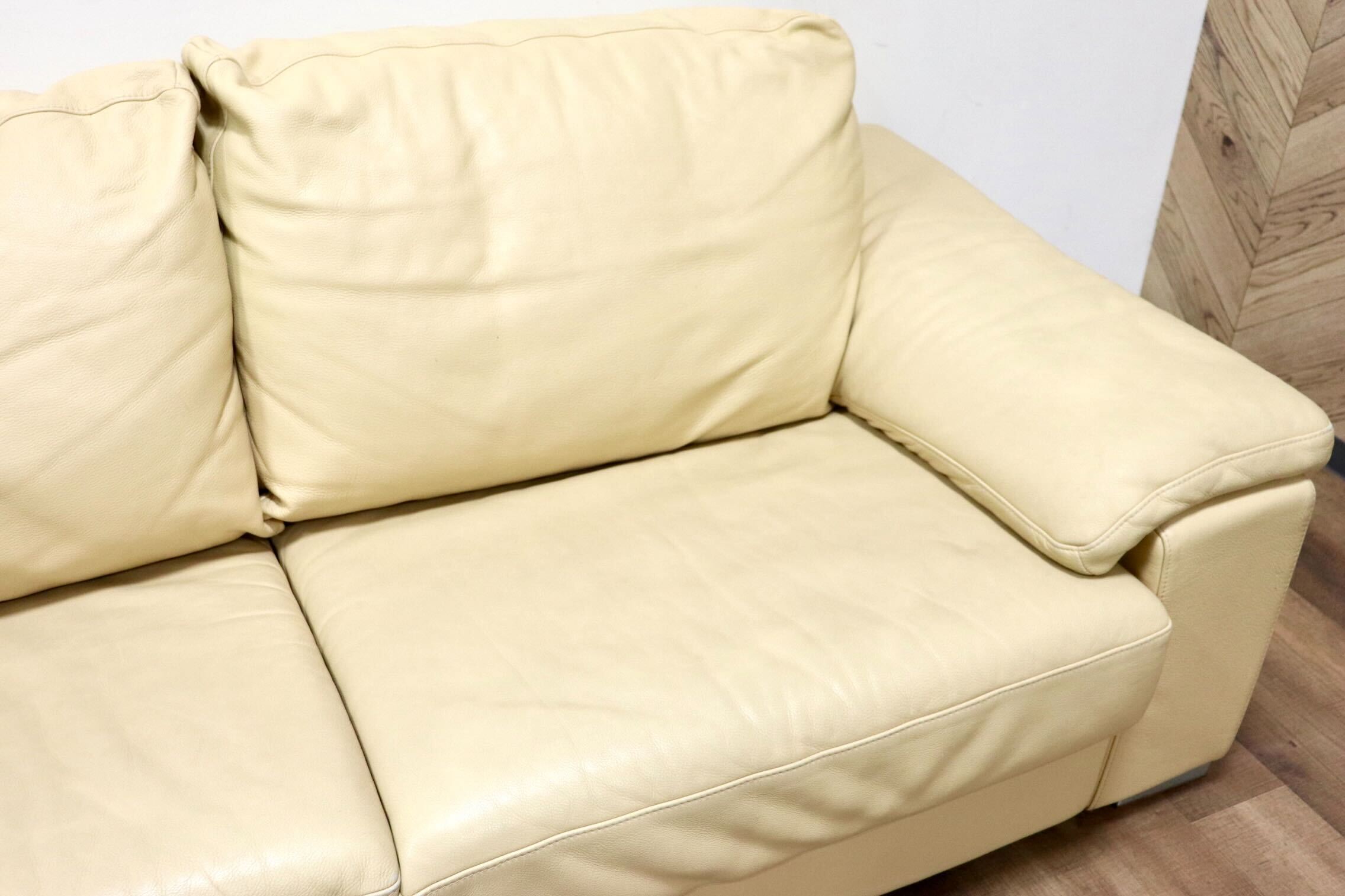 GMGH419○Gallery-M / ギャラリーエム KANAL カナル 2.5人掛けソファ ラブソファ 長椅子 本革 クリーム色 ACTUS アクタス モダン 約30万