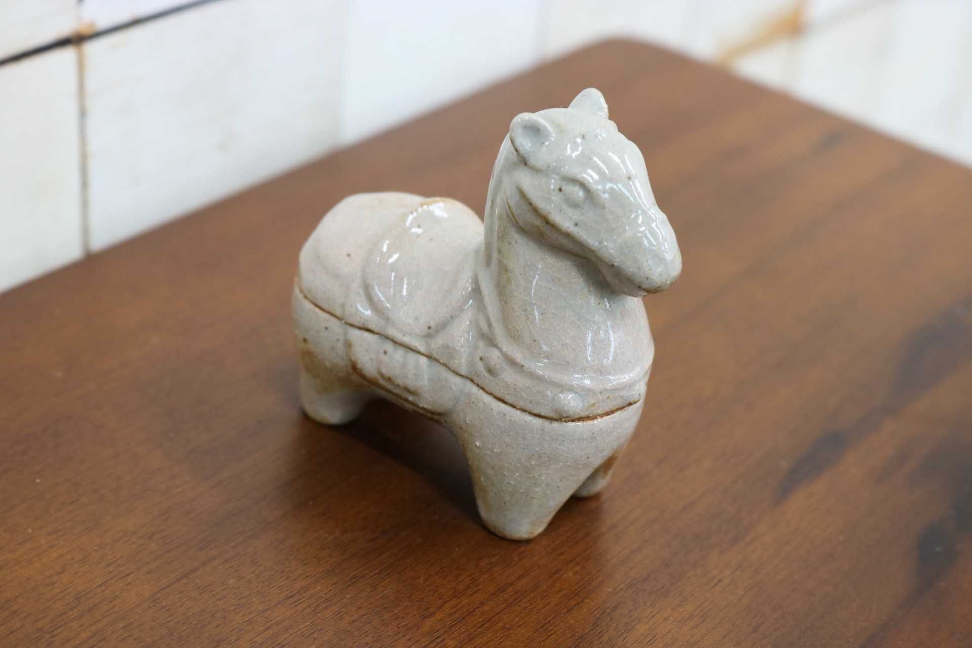 GMJK371R〇紀州焼 葵窯 二代 寒川栖豊 置物 小物入れ 茶道具 香合 馬 午 干支 縁起物 共箱 陶器 焼物