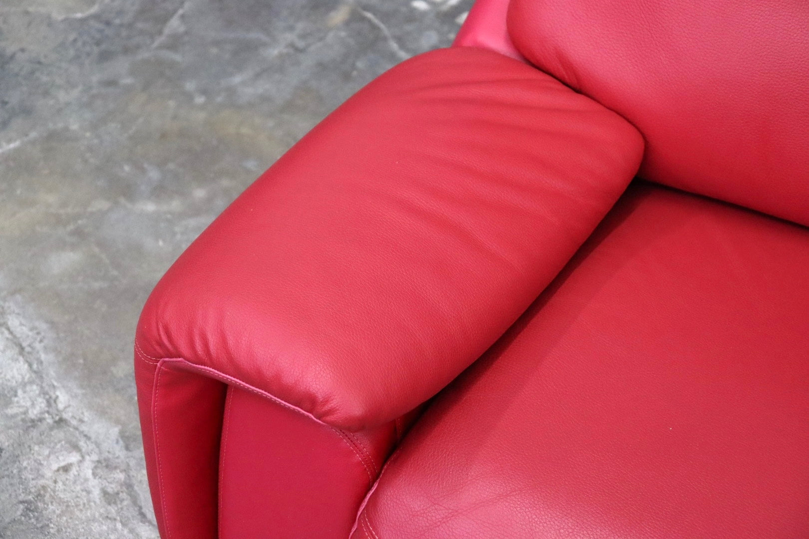 GMJK263C○FUJI FURNITURE / 冨士ファニチア L6760A 1人掛けソファ シングルソファ ラウンジチェア 本革 レッド 国産家具 美品