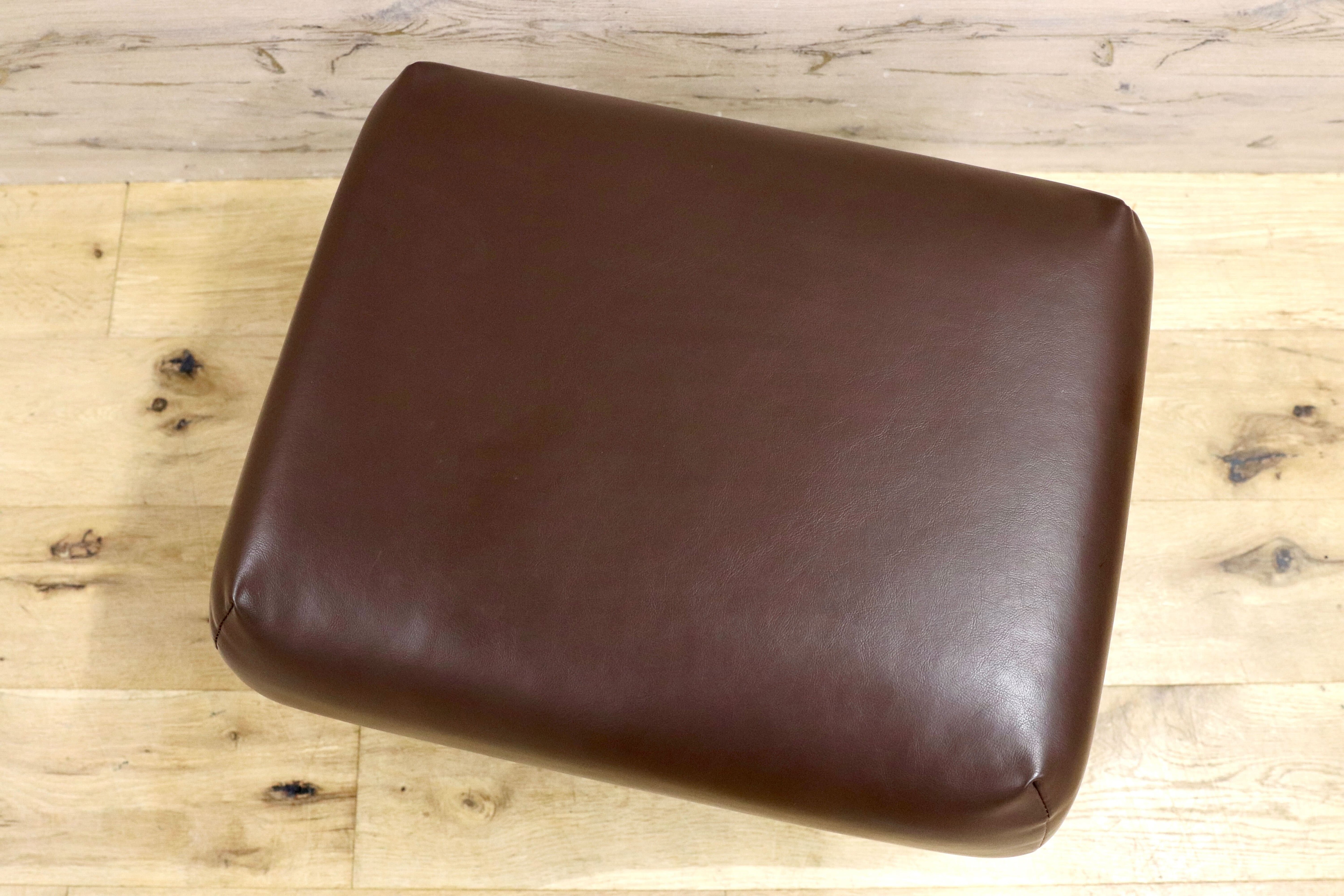 GMHK331○HUKLA / フクラ オットマン フットスツール ブラウン ソフトレザー モダン チェア 約4.5万 モデルルーム展示品