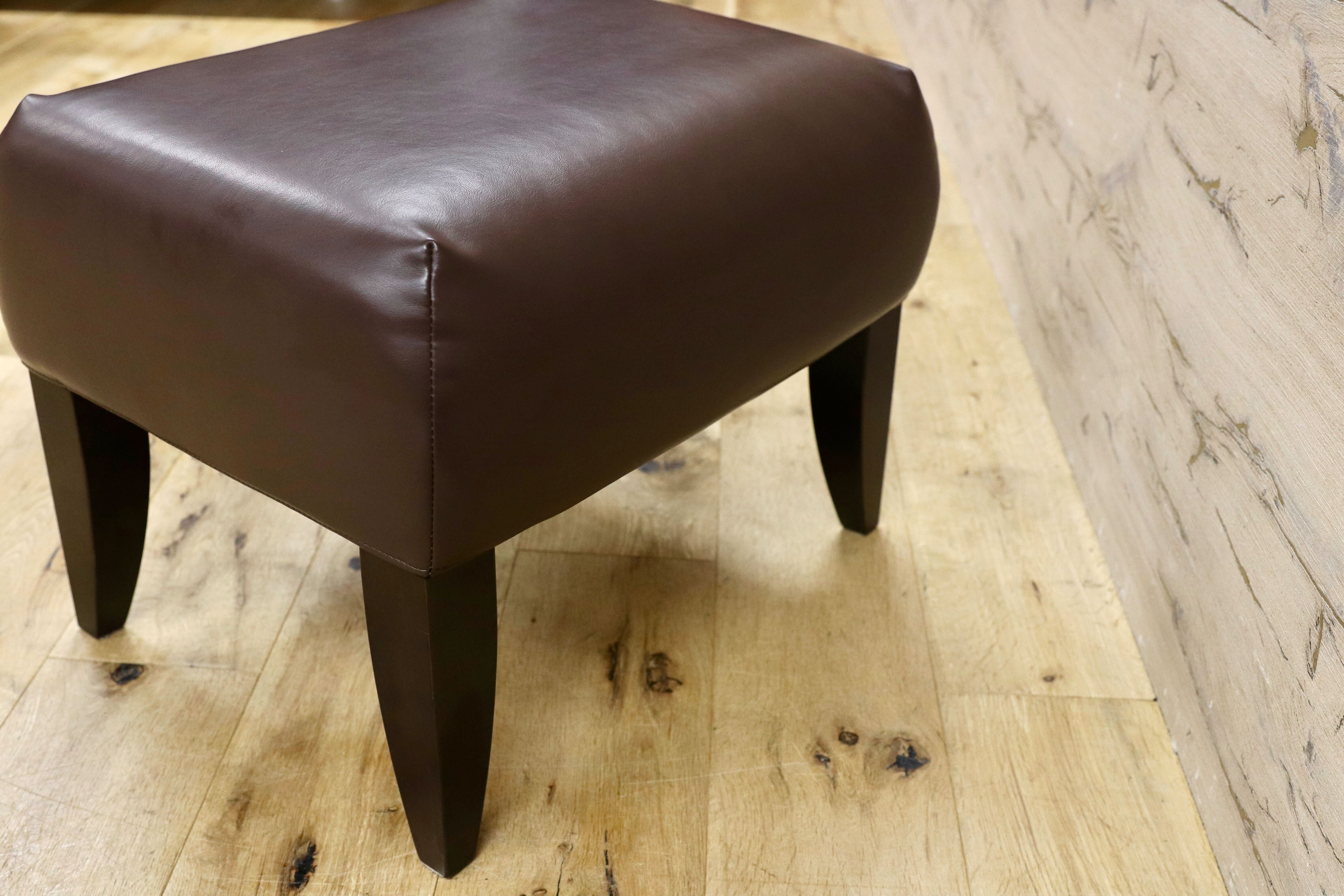 GMHK331○HUKLA / フクラ オットマン フットスツール ブラウン ソフトレザー モダン チェア 約4.5万 モデルルーム展示品